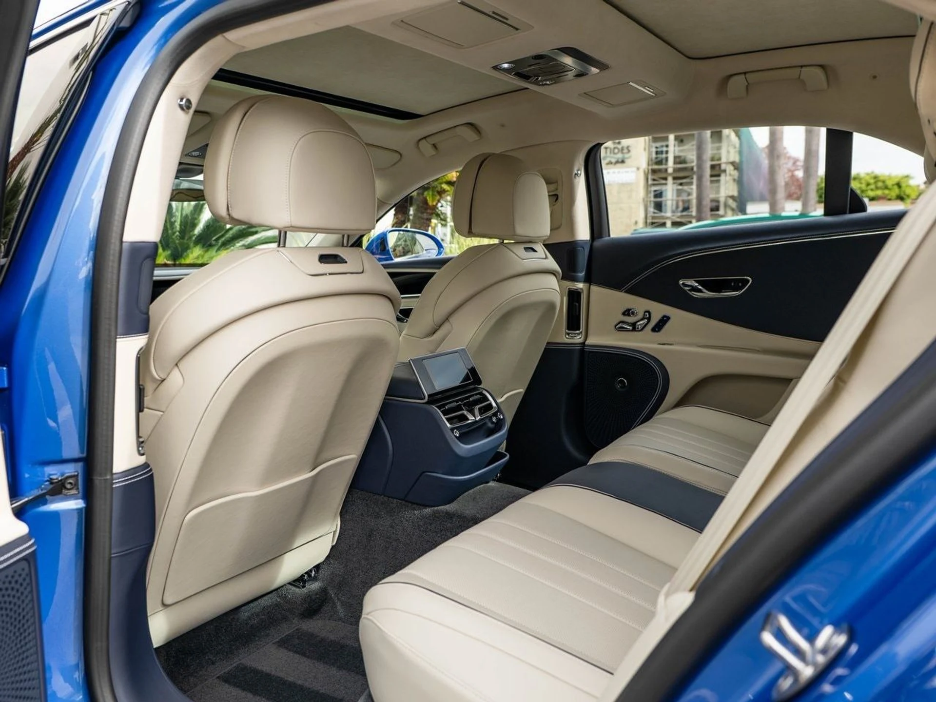 mph014_673759225_77ea0f5233289c1f58d0c00b8a070d93x_0d9f8c3be5