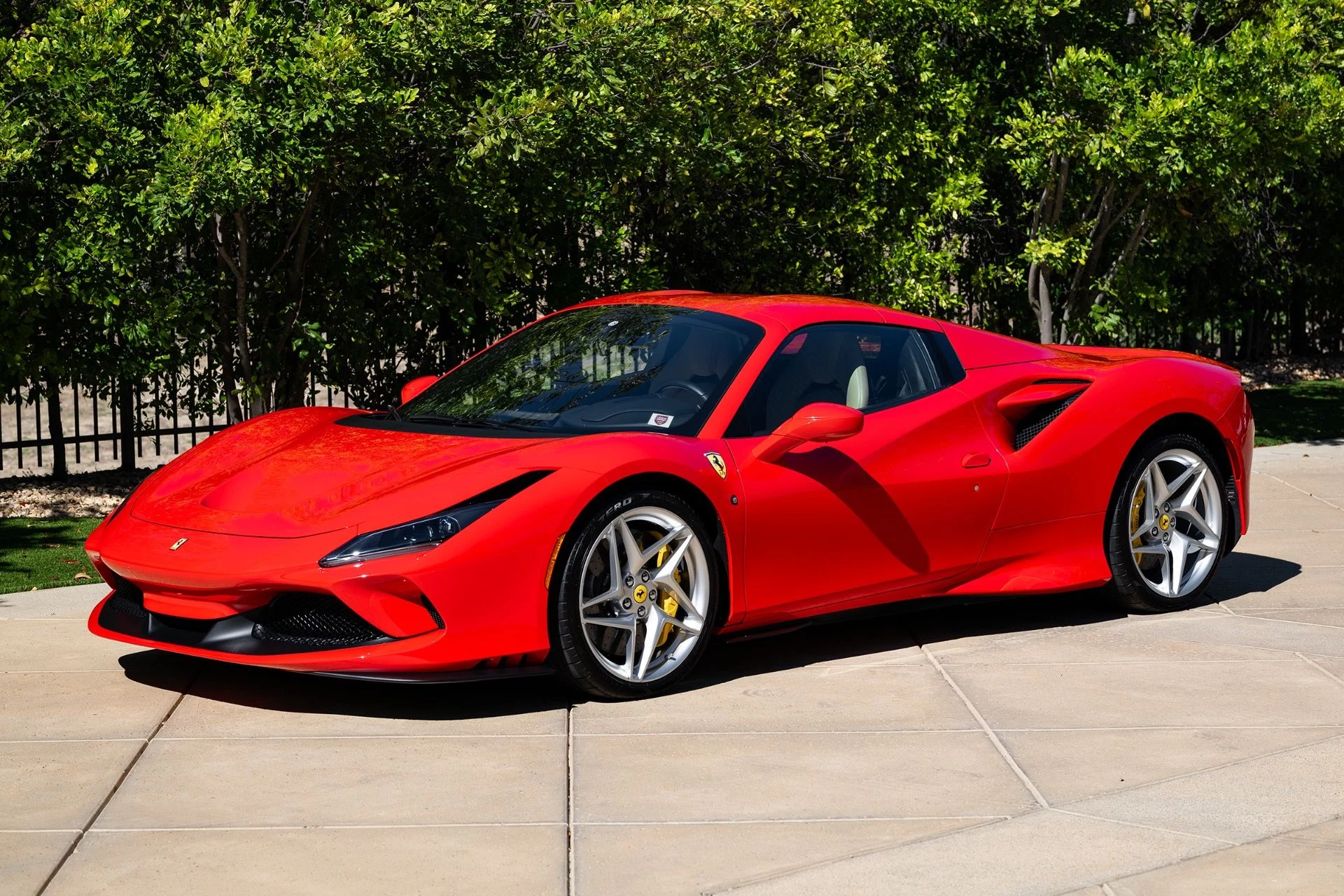 mph014_675328674_Used_2022_Ferrari_F8_Spider_1791574017_65690929b7