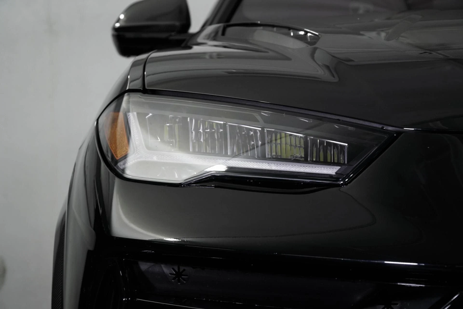 mph014_677782346_Used_2023_Lamborghini_Urus_Performante_1765384929_1b31d05a04