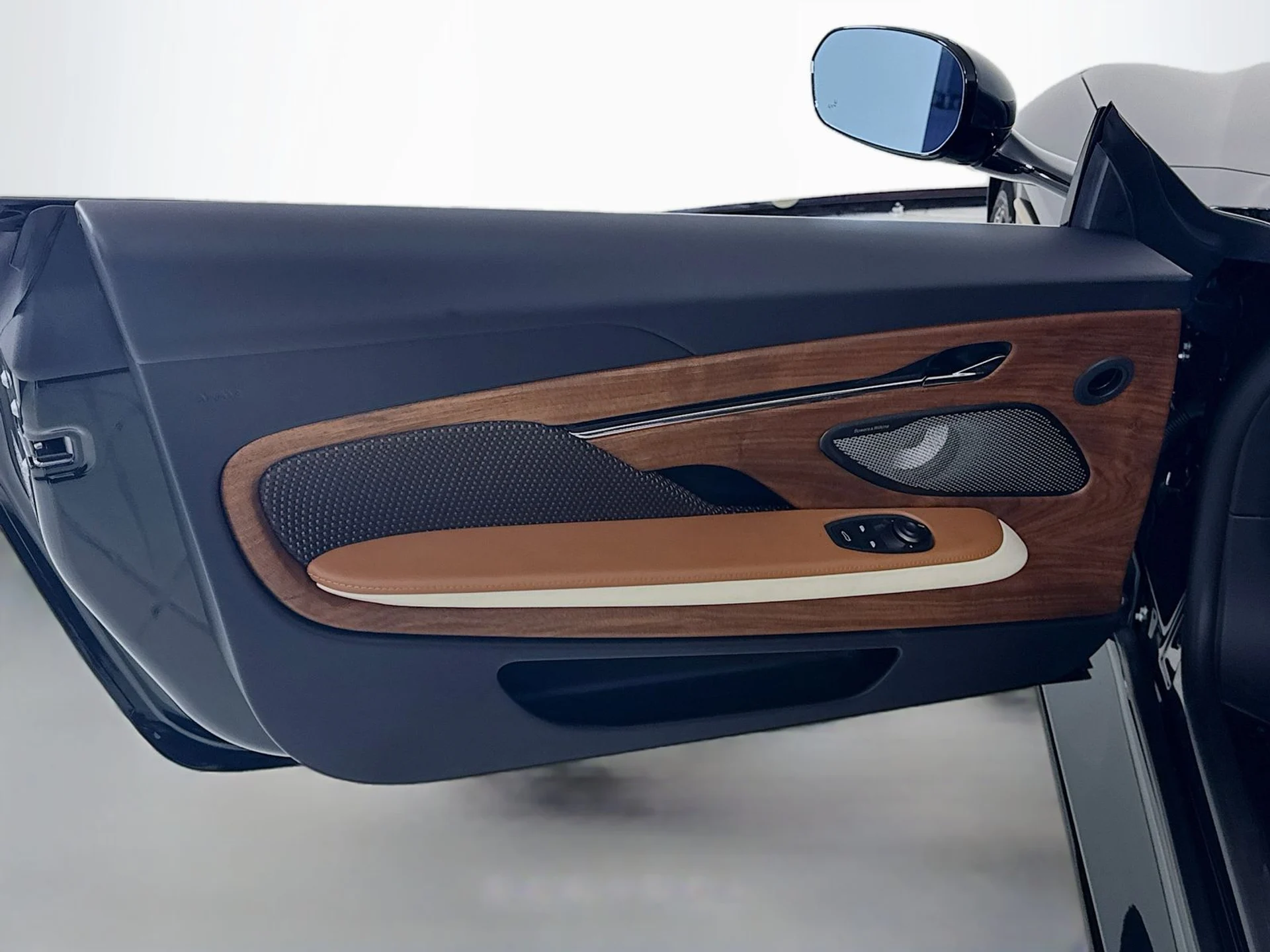 mph014_678598539_f6273db5eae7e5b1e29ba25b07c55c01x_8c1dadb1ea