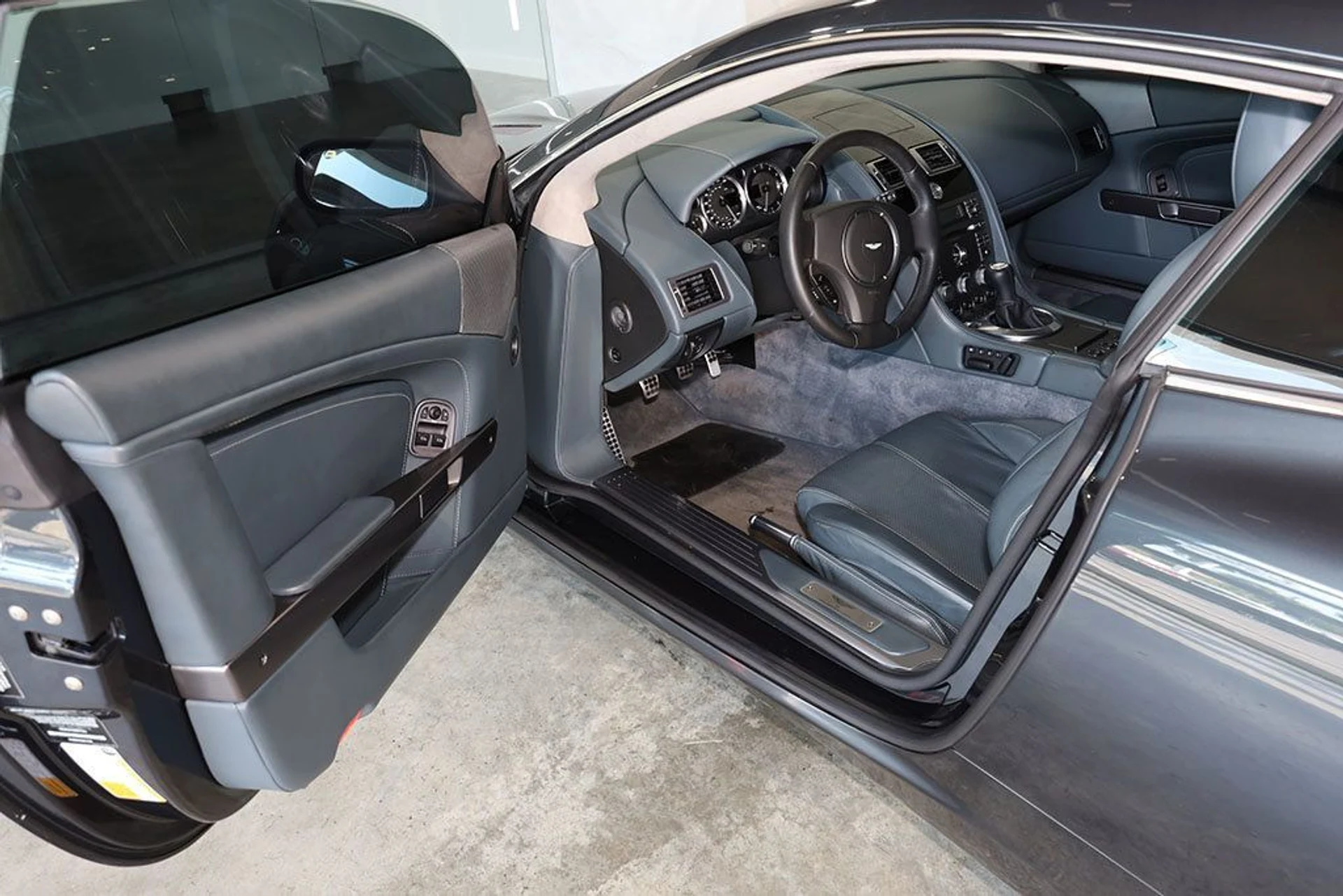 mph014_681035695_used_2007_aston_martin_db9_2drcoupemanual_9689_21830752_15_1024_3db66a8f20