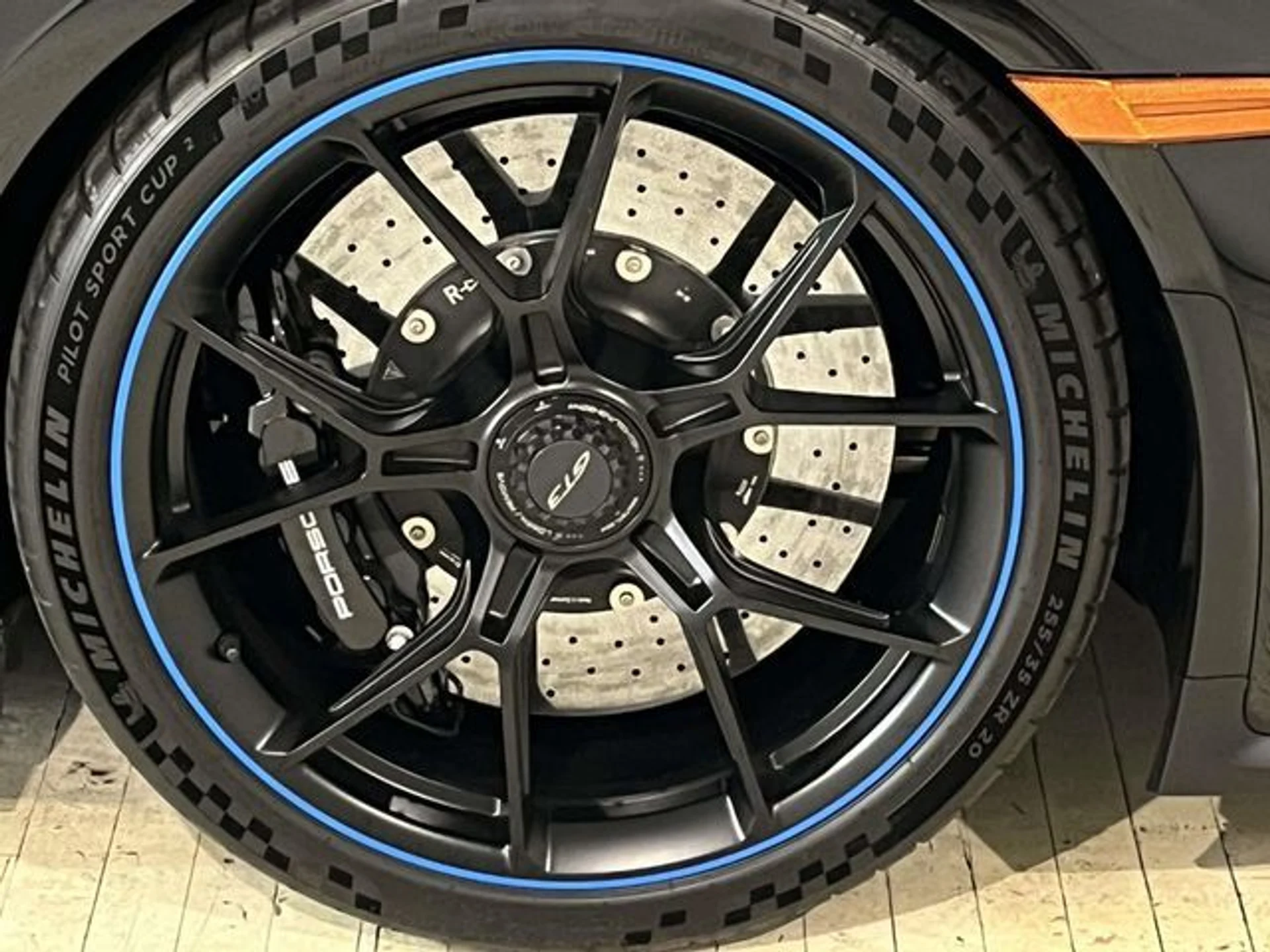 mph014_682130250_5b657212aa793b479398787aef19b45dx_b0608eaa2c