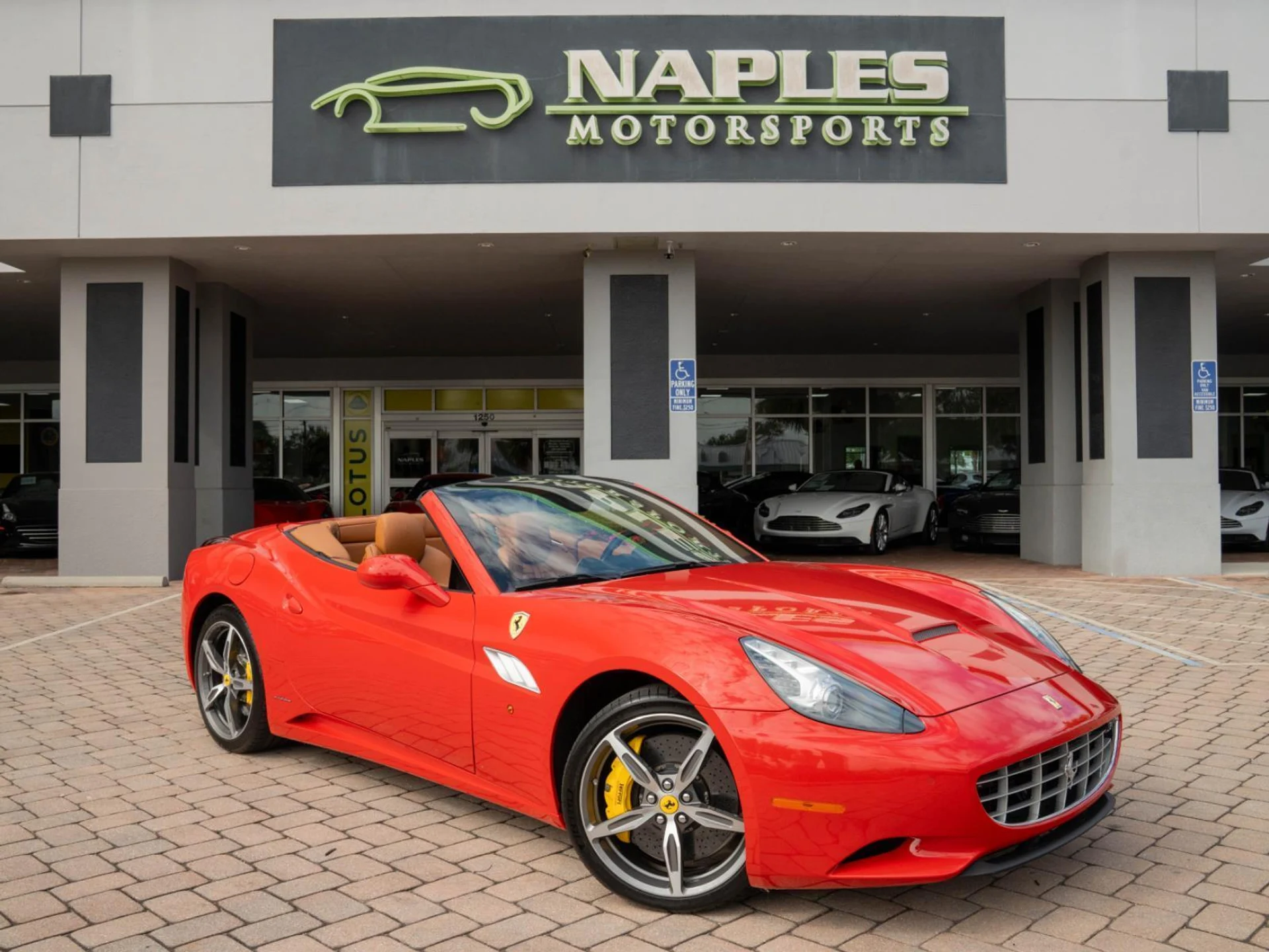 mph014_682222180_Used_2014_ferrari_California_2dr_Conv_1770286897_ba09b2a342