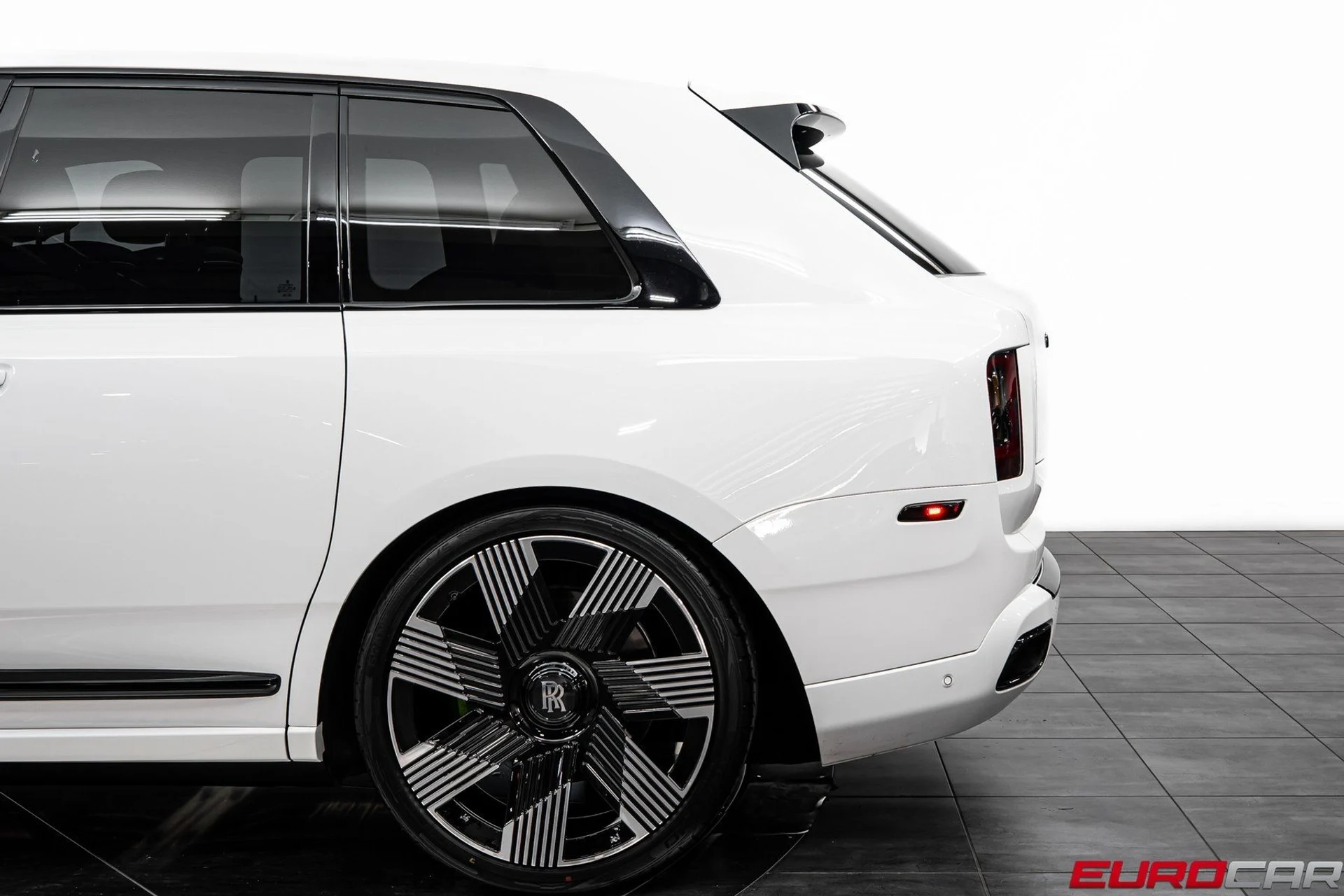 mph014_686398349_image_15_19931a45b1