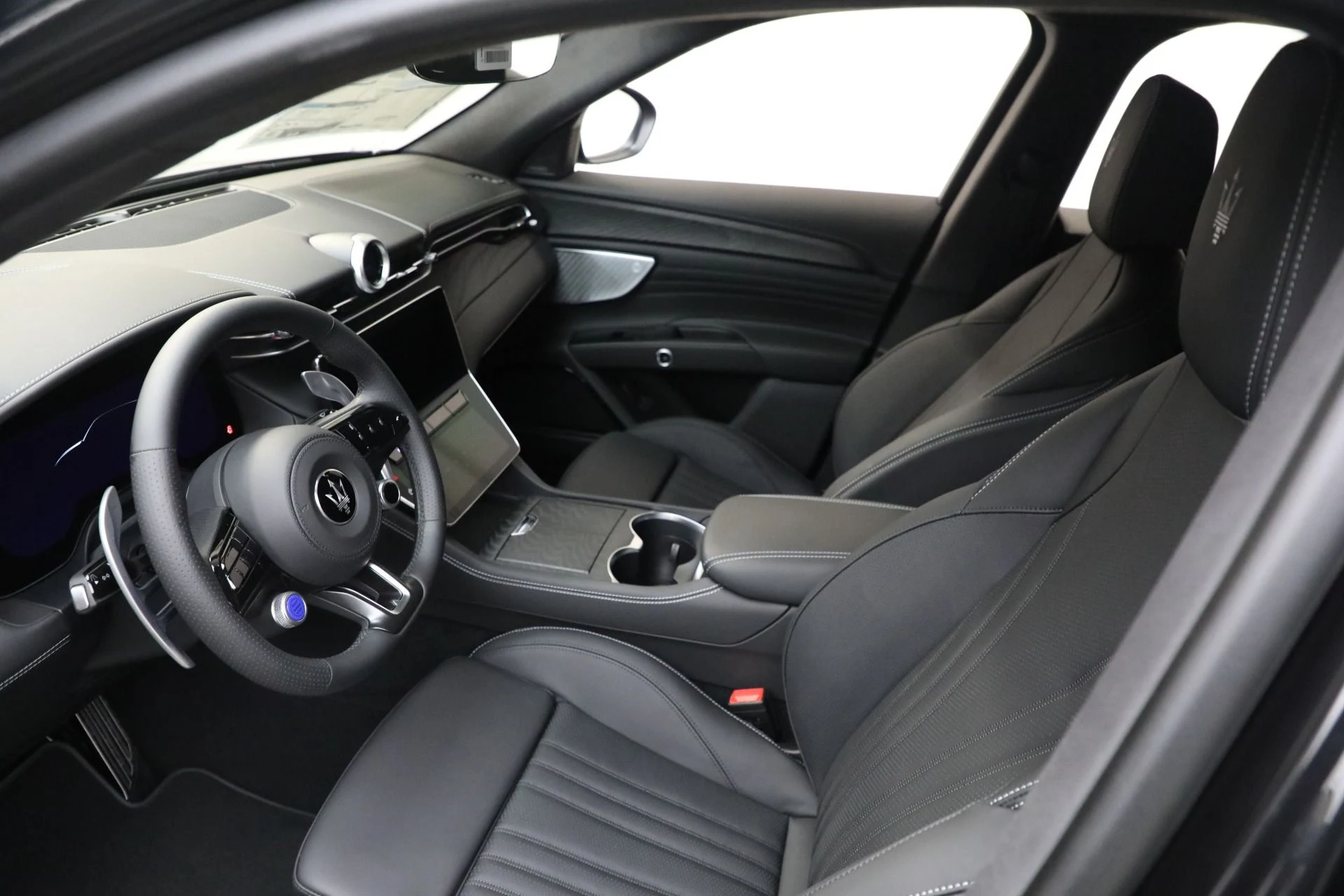 mph014_690210515_New_2025_Maserati_Grecale_Modena_1760805392_8a89b31f2e