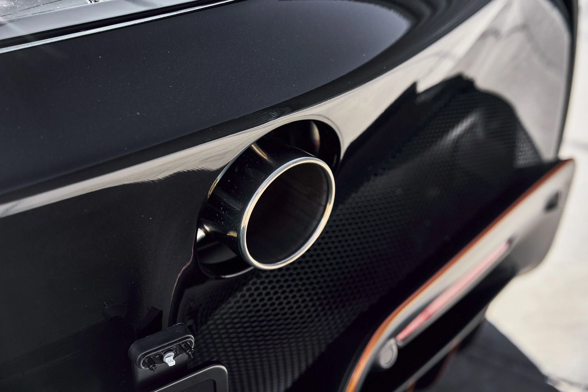 mph014_691758273_Used_2023_Ferrari_SF_90_Stradale_Base_1771034605_d1d5a07a14