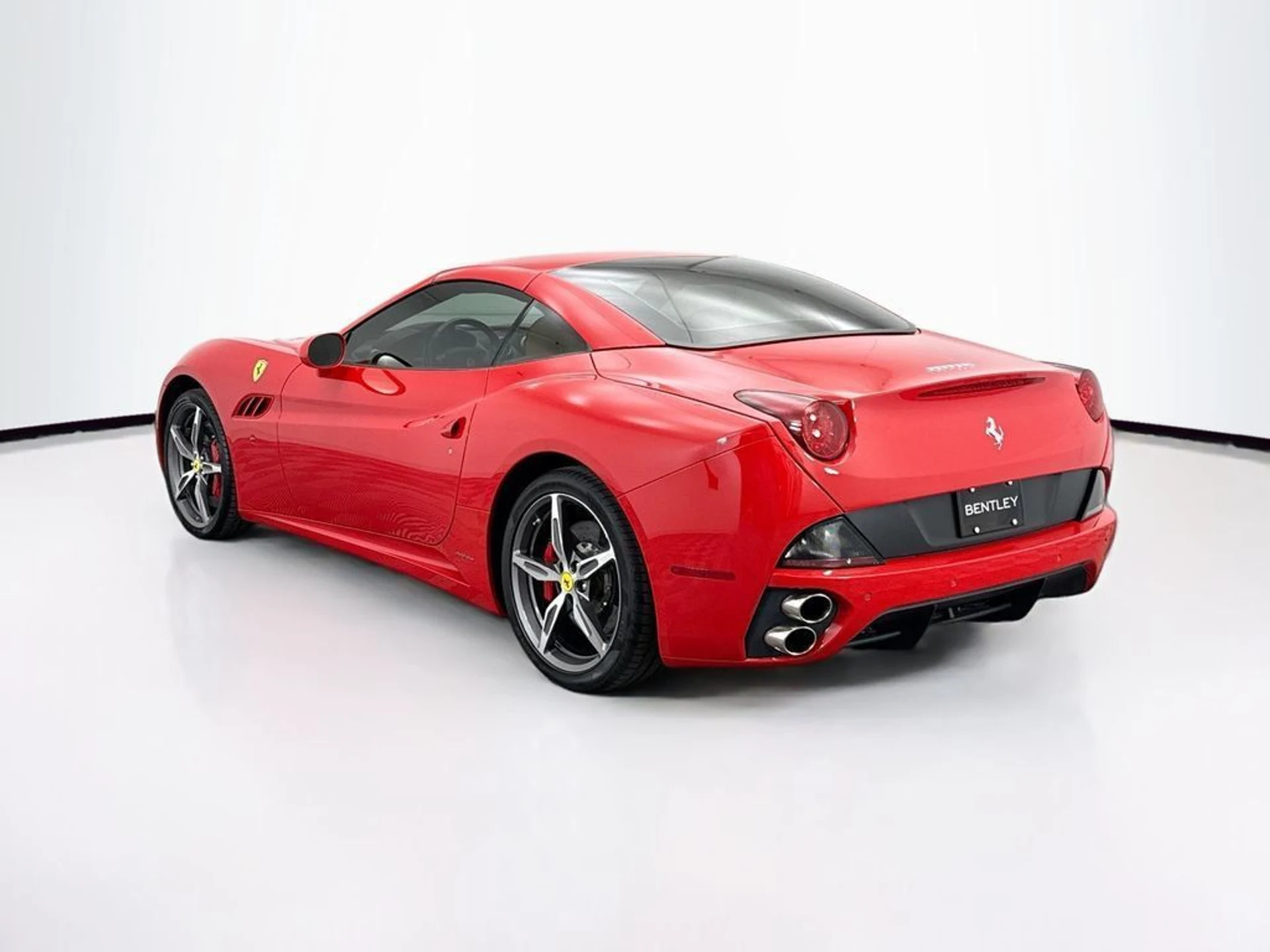 mph014_695676554_used_2014_ferrari_california_2drconvertible_8119_22996020_15_1024_650e3fd566
