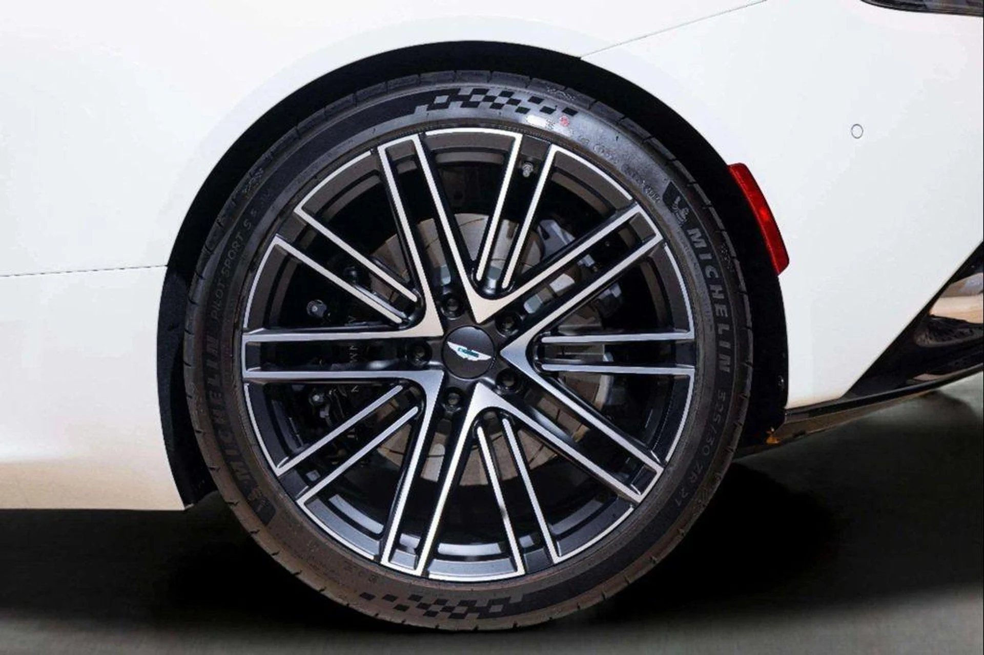 mph014_696238897_rx_Oc_Nmi_N5b_Qc_J8y2_Nm8_X0_Ff_N_Hd_Y_400665c9a3