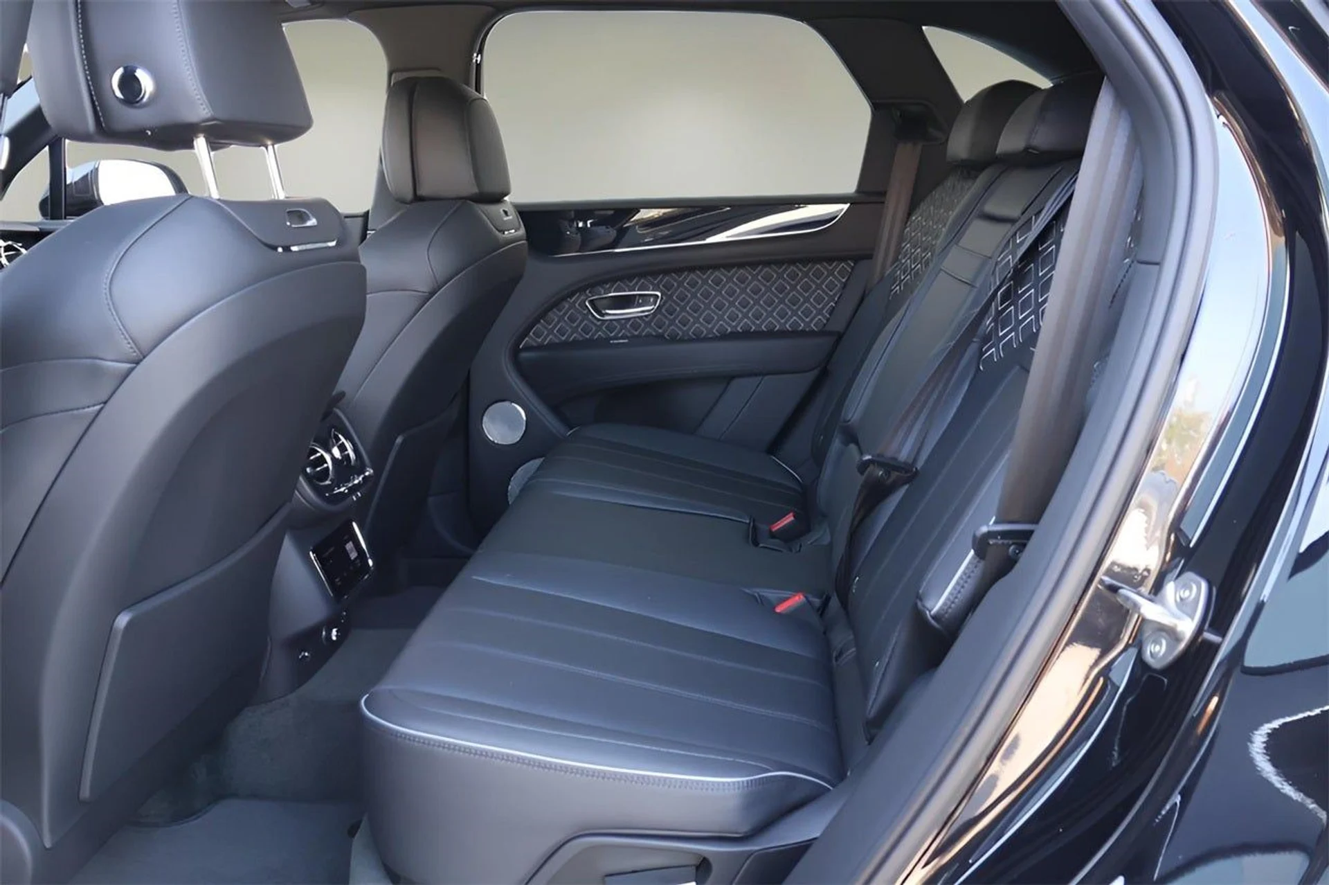 mph014_704624510_15_e273e1549b