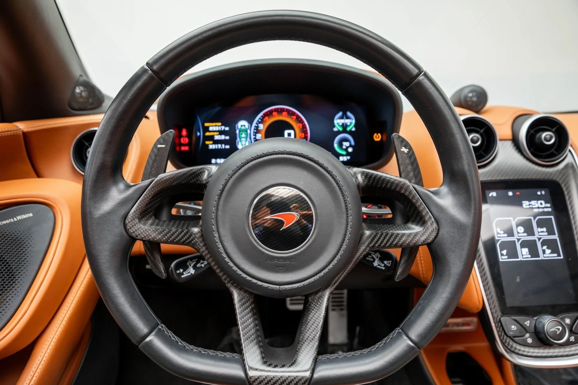 mph014_711353017_15_6343a87d62