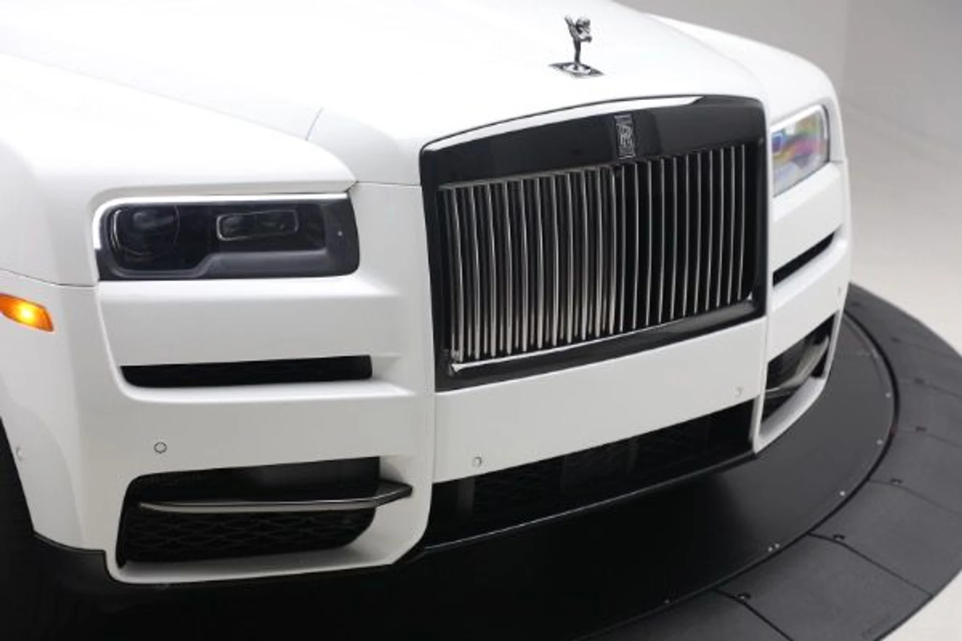 mph014_711671363_Used_2022_Rolls_Royce_Black_Badge_Cullinan_feebe864b5