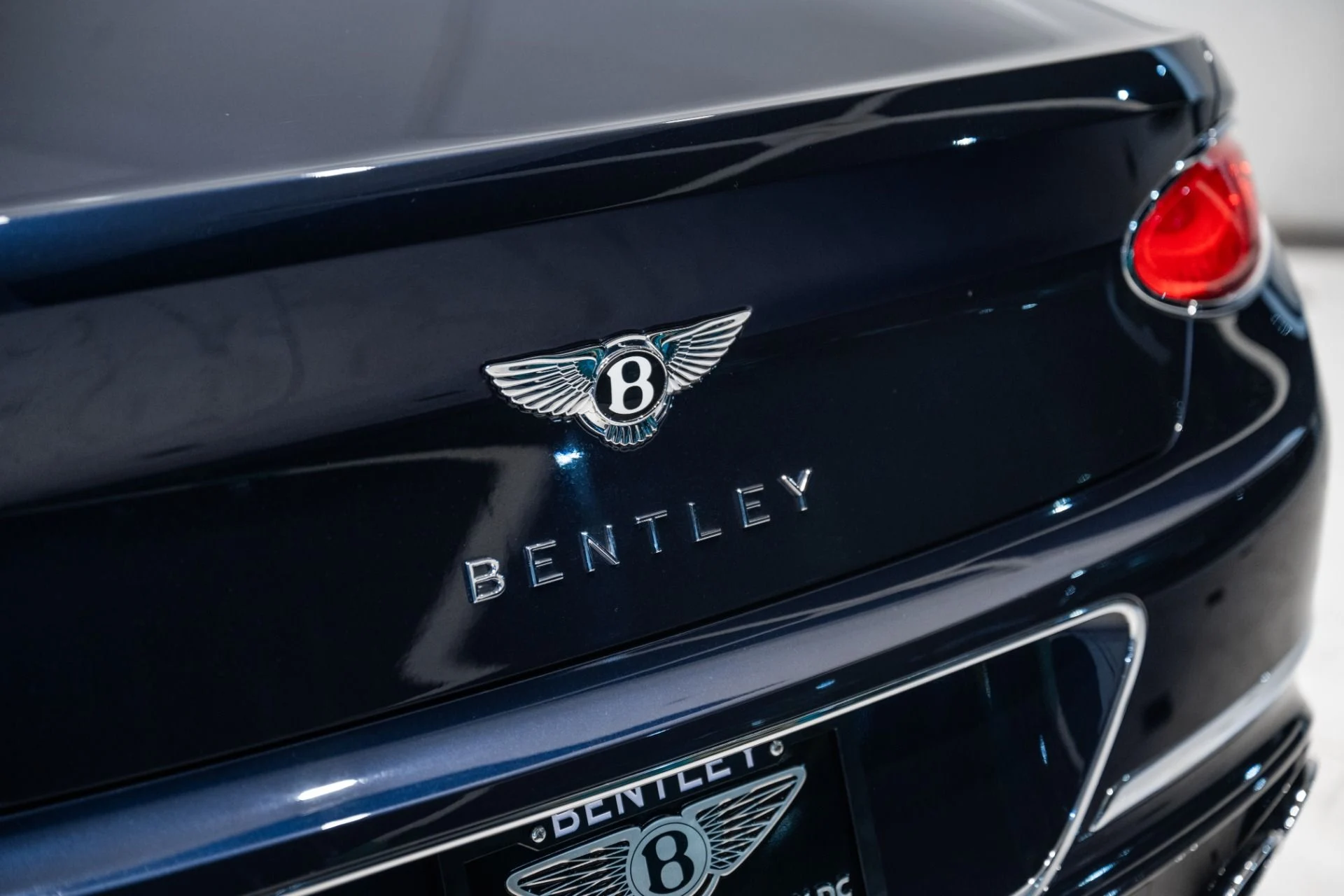 mph014_71986478_Used_2021_Bentley_Continental_GTC_V8_1784573980_6b7d9b4c6e