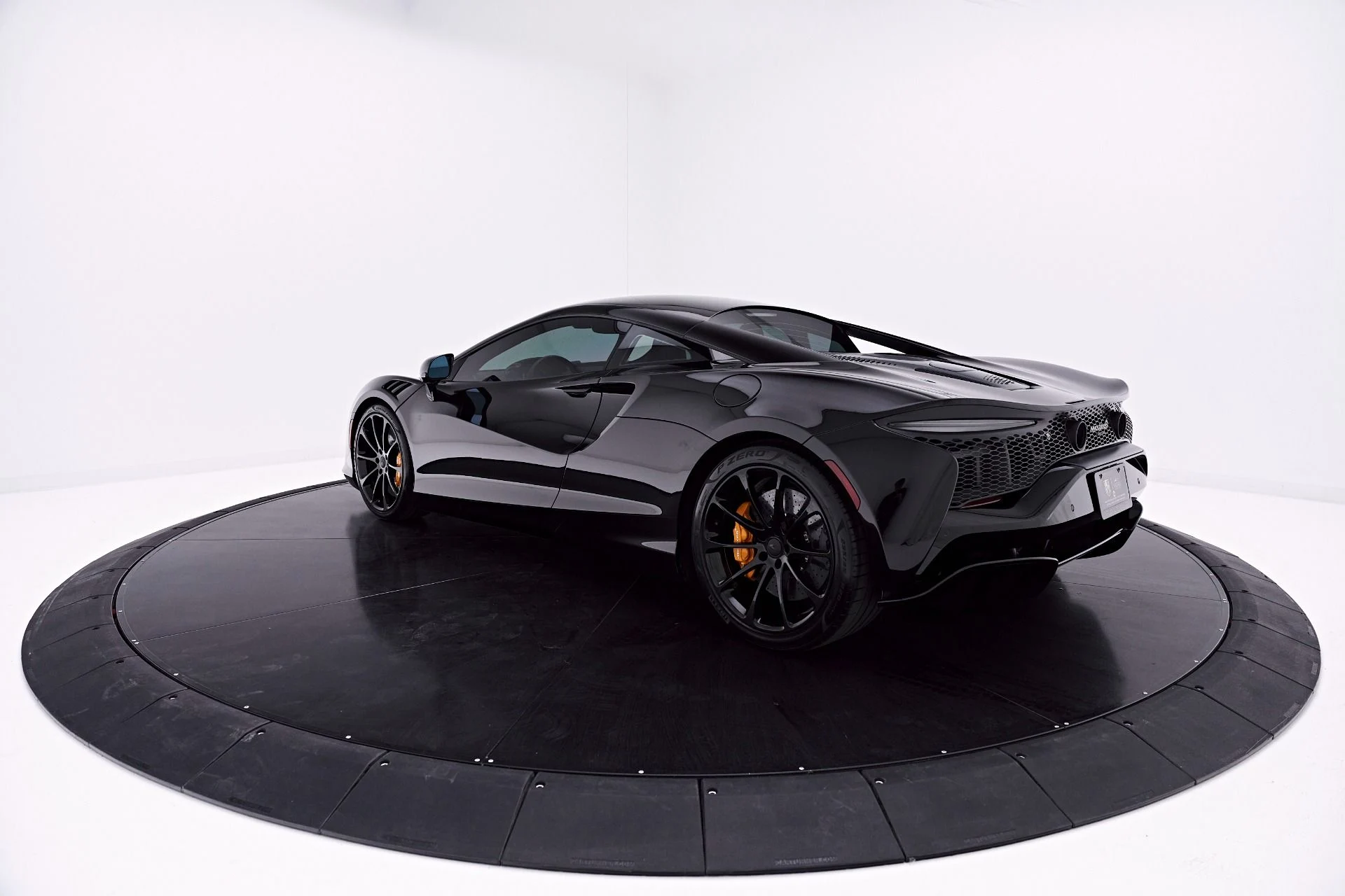 mph014_727477971_Used_2026_Mc_Laren_Artura_Vision_1777507447_650dfbc3b1