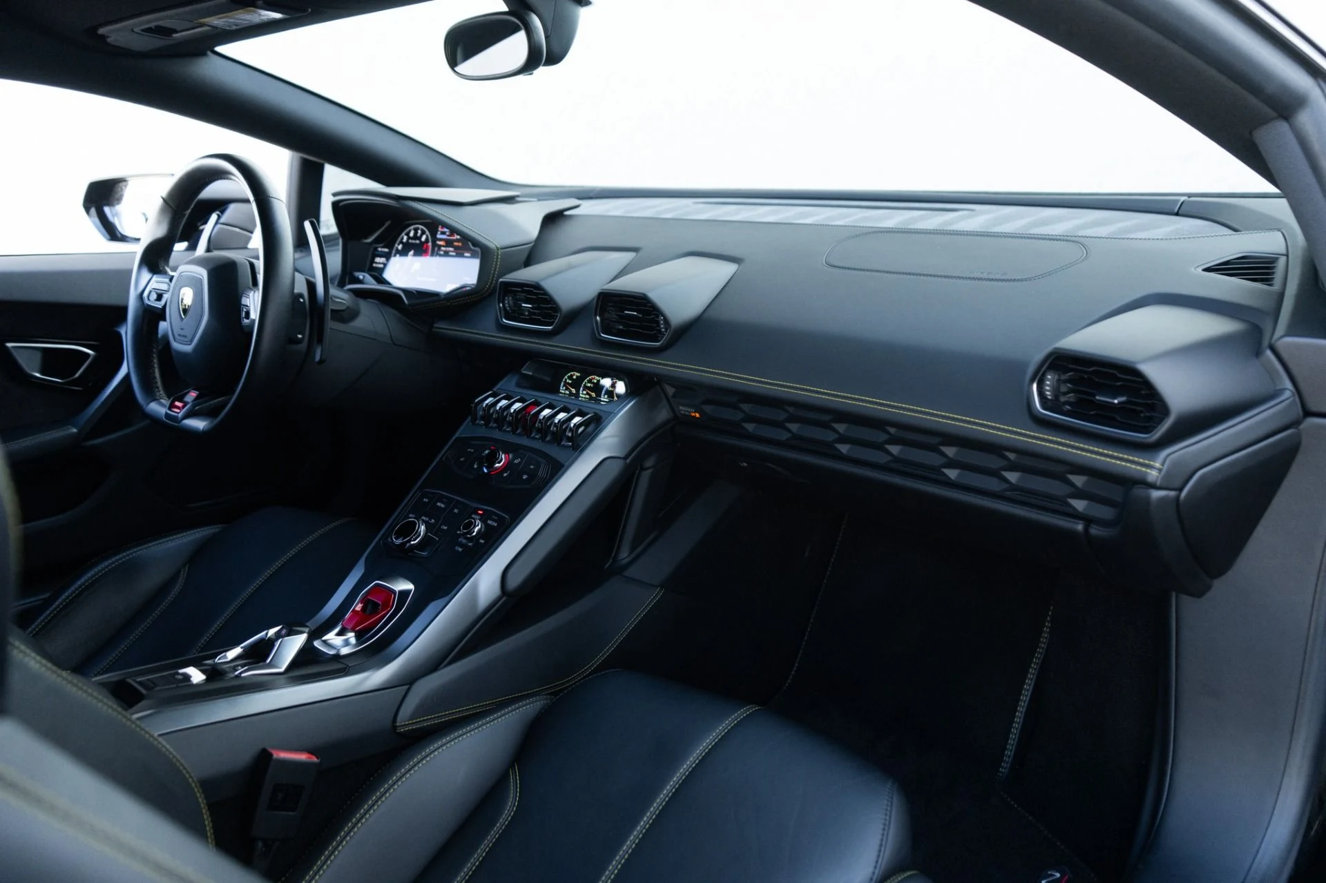 mph014_727898810_Used_2015_Lamborghini_Huracan_LP_610_4_1768245751_11c6615894