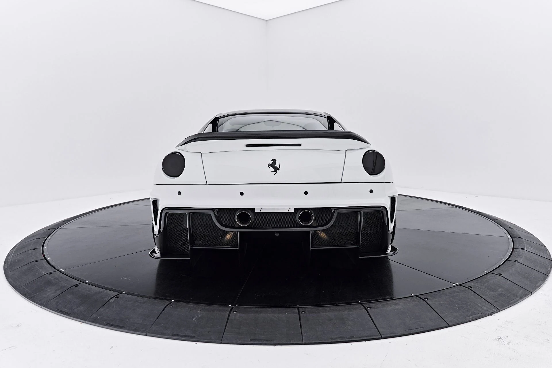 mph014_731659355_Used_2009_Ferrari_599_GTB_Fiorano_1790619463_26bd93160b