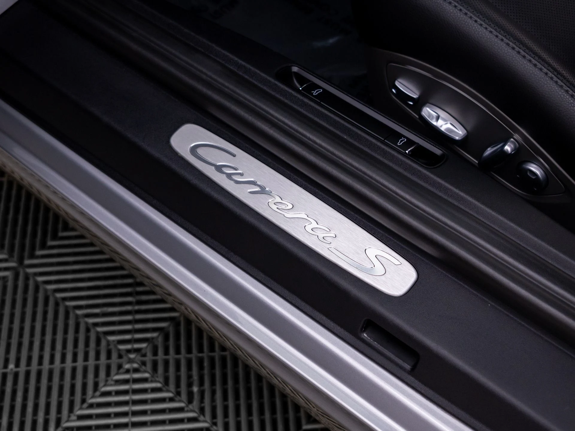 mph014_734727006_cbdd098ed39e931a047dcc1544fcdc1bx_097461ff89