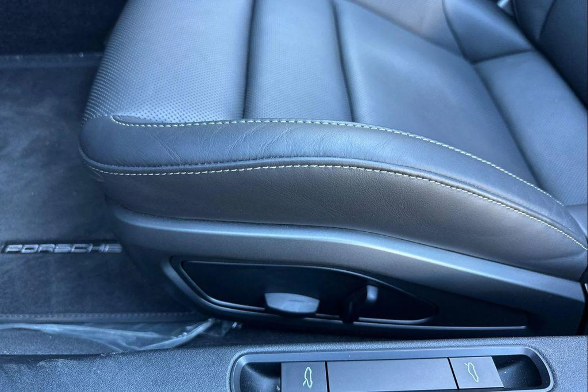 mph014_738680895_Be_Y7fy_Sl3g_GDC_0fw_K_Tvtb3_Ww_SZM_31544c76c3