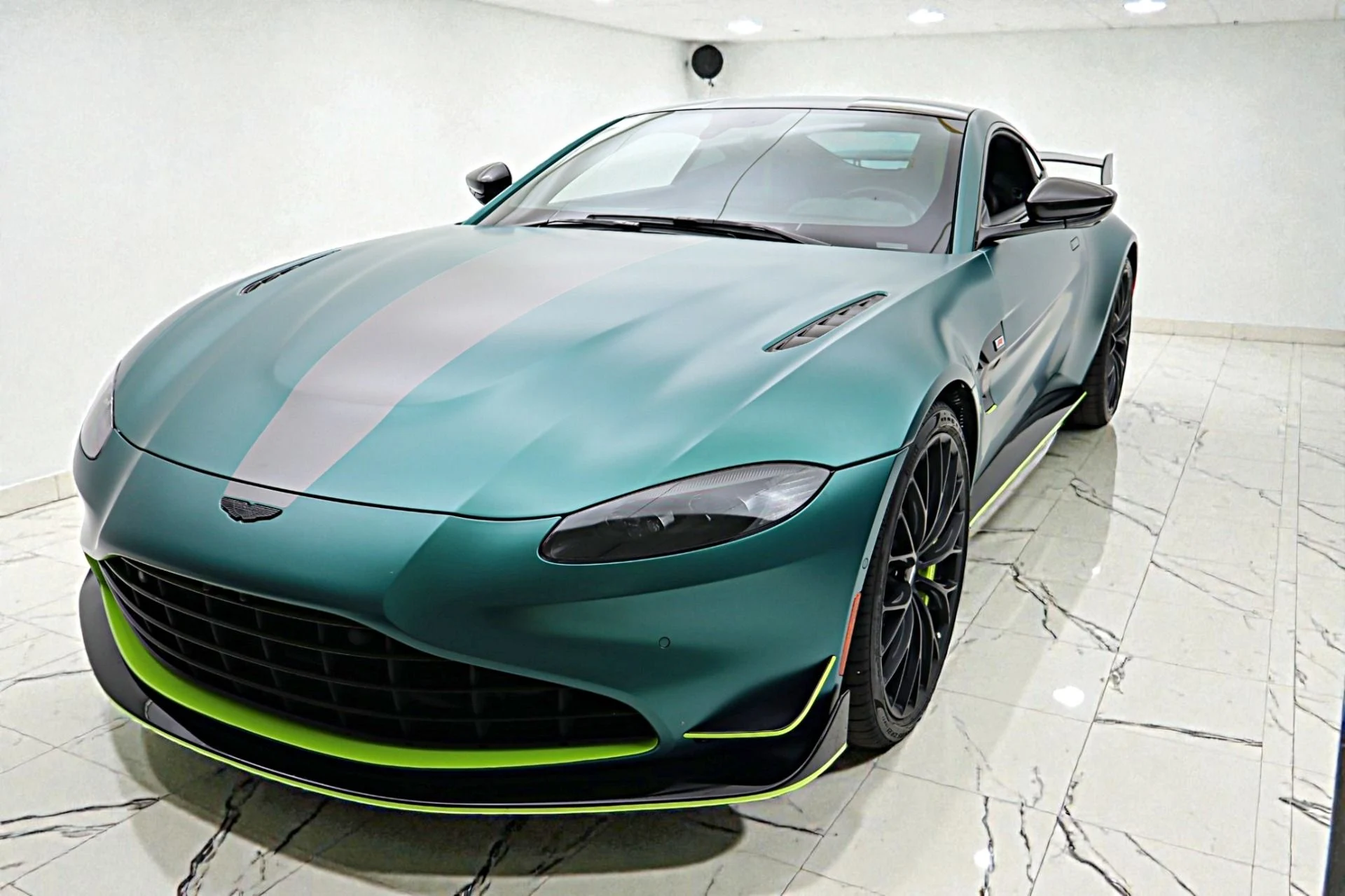 mph014_743448670_Used_2023_Aston_Martin_Vantage_F1_EDITION_572365947f