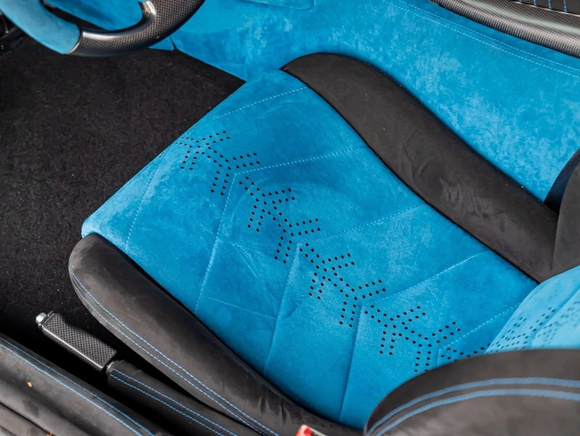 mph014_747385008_15_d2b33650f5