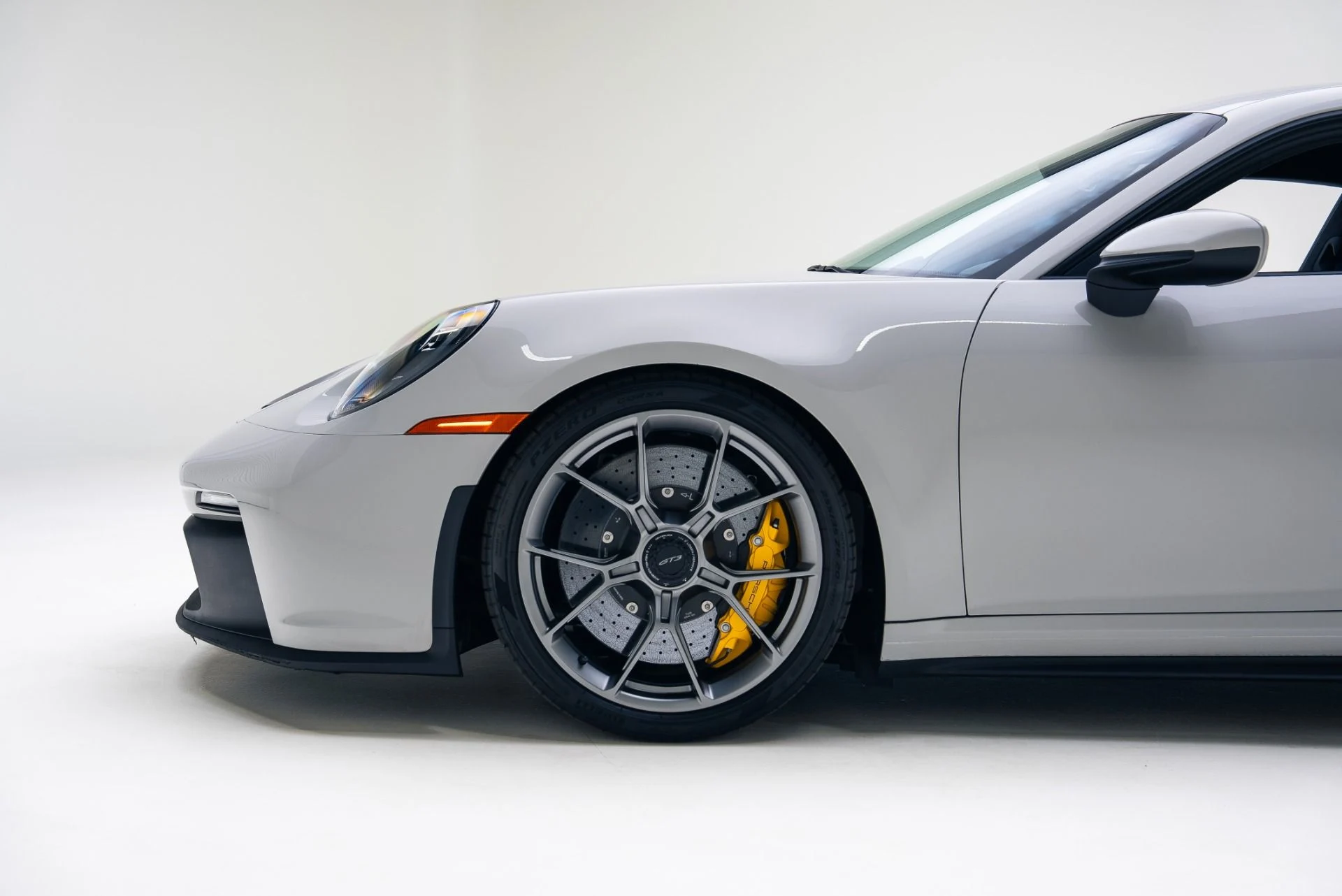 mph014_751811200_Used_2024_Porsche_911_GT_3_1766184569_387c40d4f0