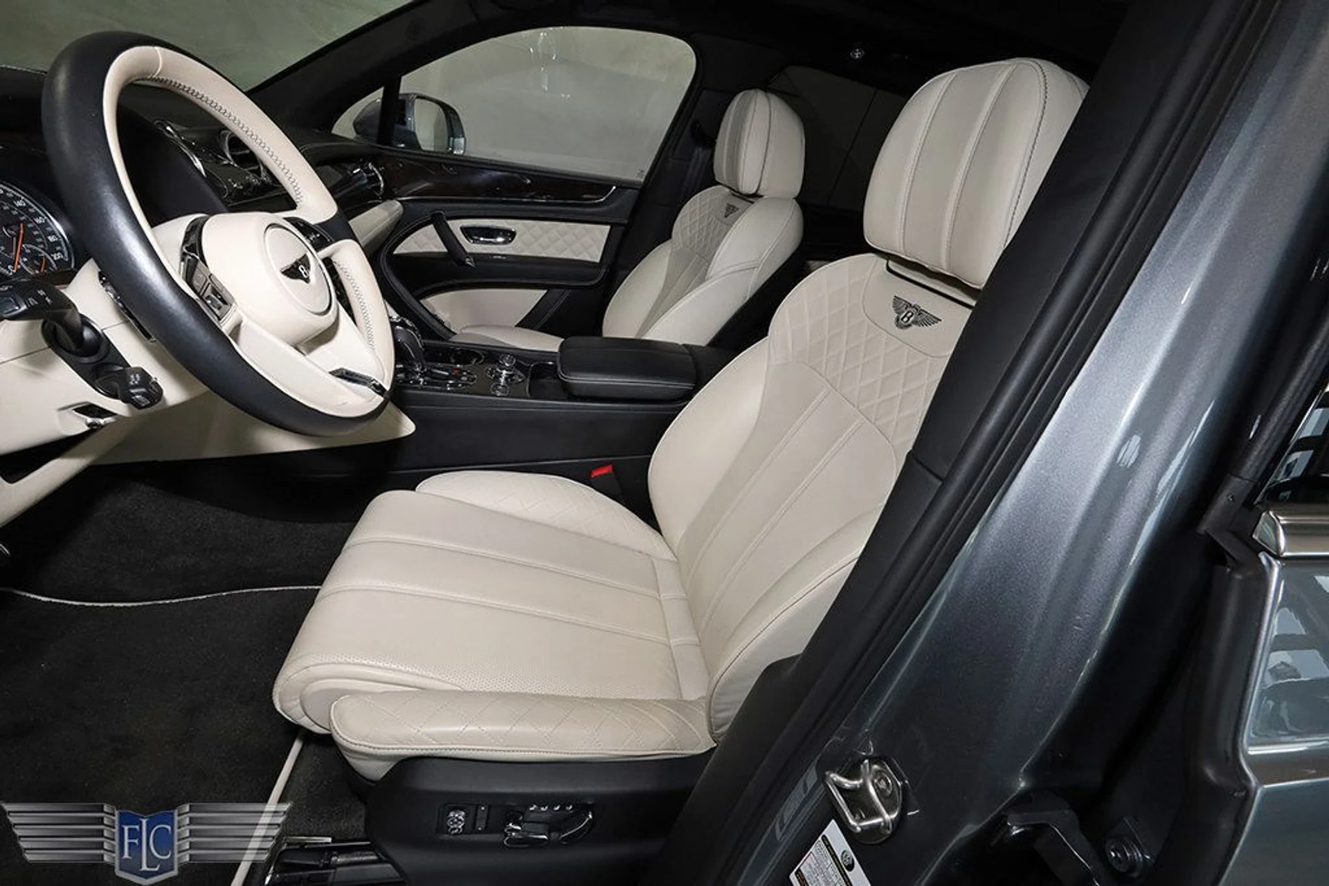 mph014_751880423_used_2018_bentley_bentayga_onyxeditionawd_9689_22935440_15_1024_410ef551e9
