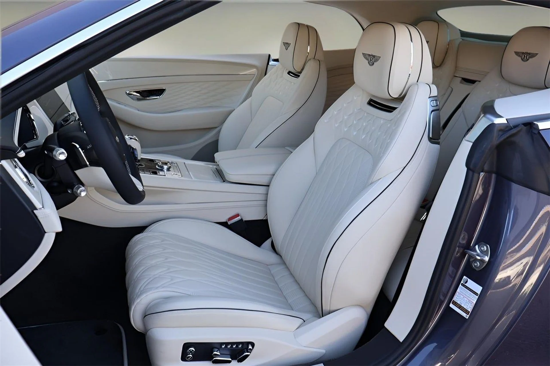 mph014_753100966_15_7aa4e4bf69