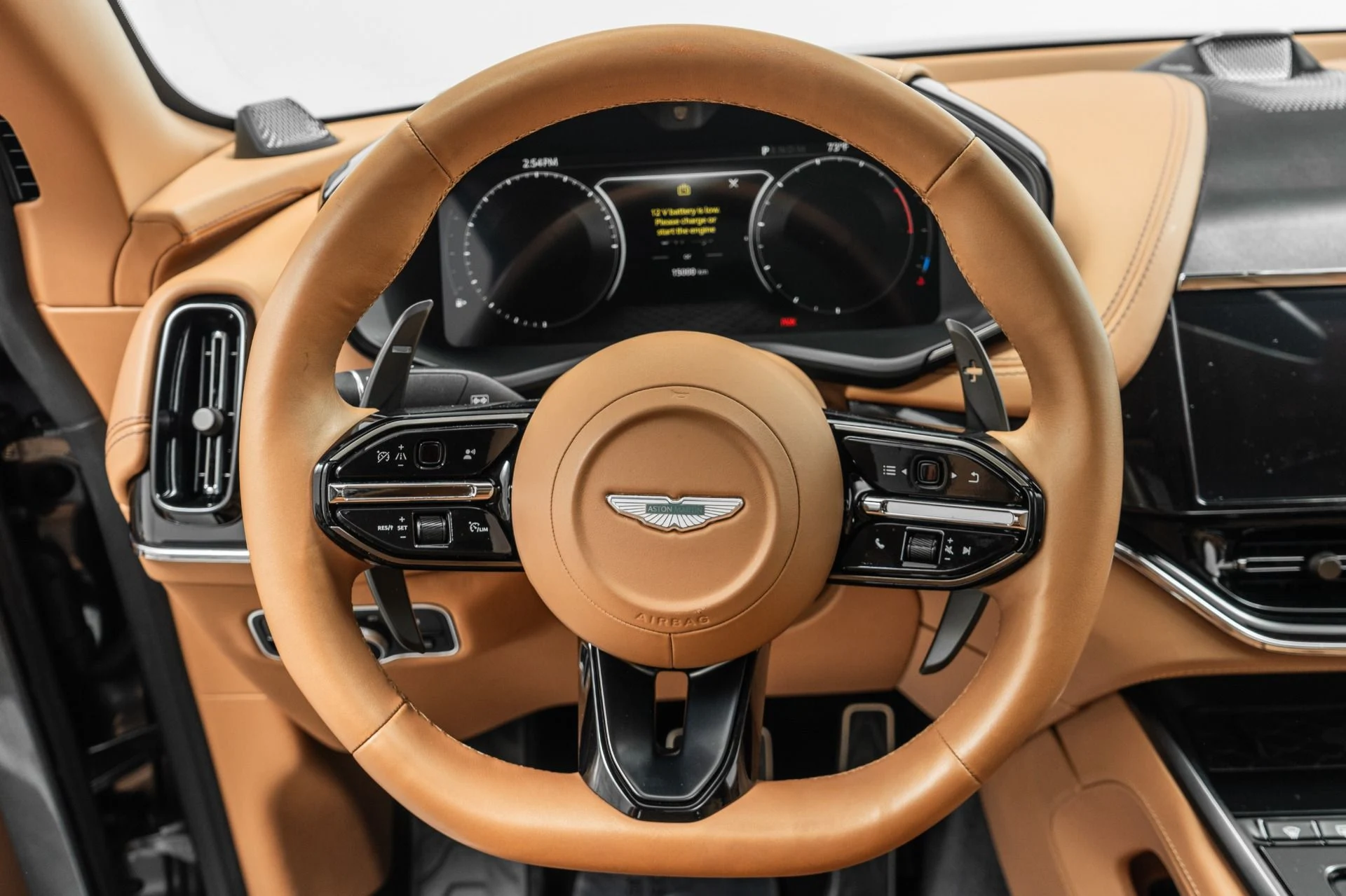 mph014_755968534_Used_2025_Aston_Martin_DBX_707_1780350121_a4fbaefd54