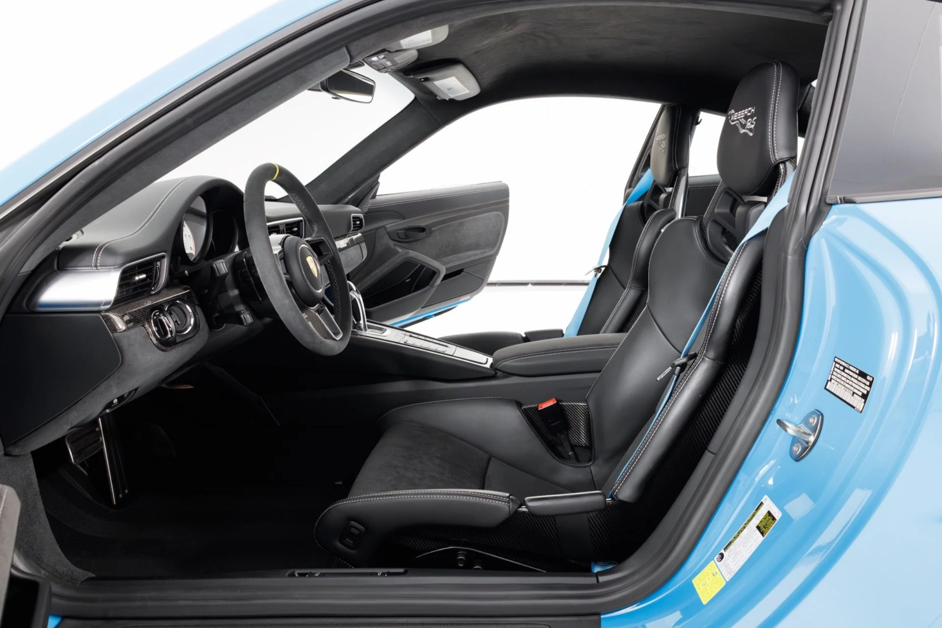 mph014_757340475_Used_2019_Porsche_911_GT_2_RS_1792013901_54579700ff