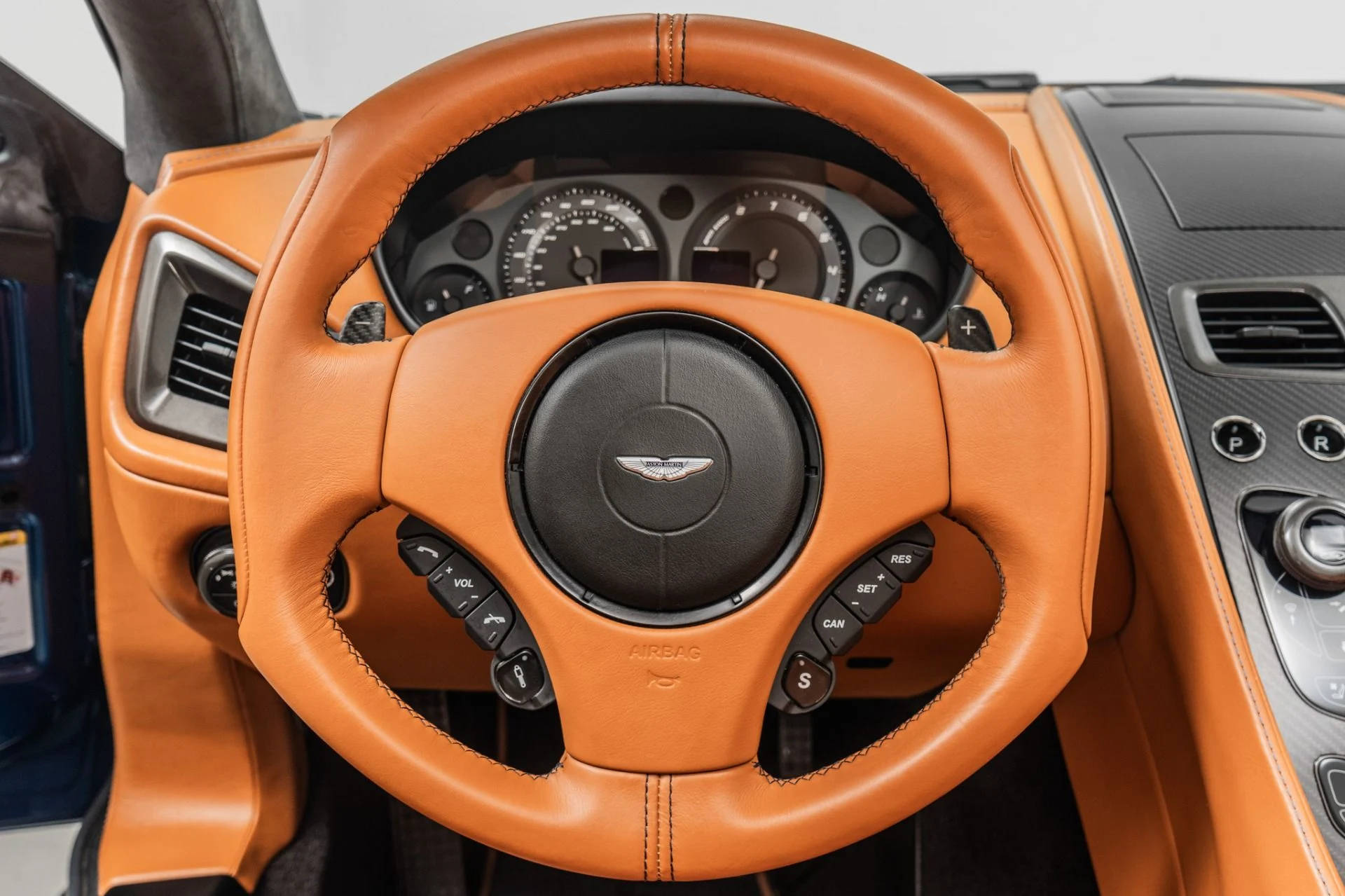 mph014_765992388_Used_2016_Aston_Martin_Vanquish_Volante_Low_Miles_Amazing_Color_Combination_1785262307_80133988d3