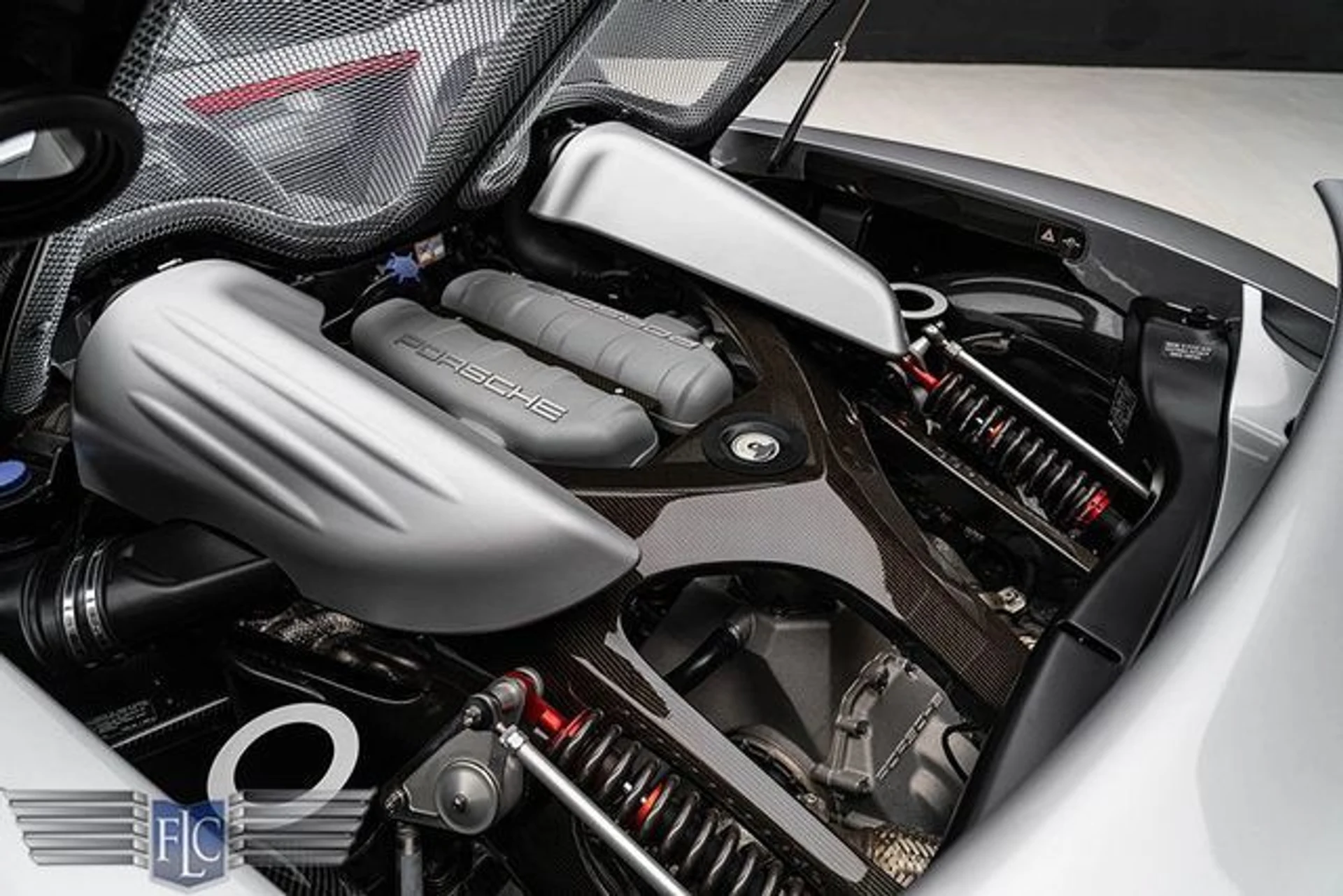 mph014_770673824_used_2005_porsche_carrera_gt_2drcarrera_9689_23058550_19_640_fc396b4a12
