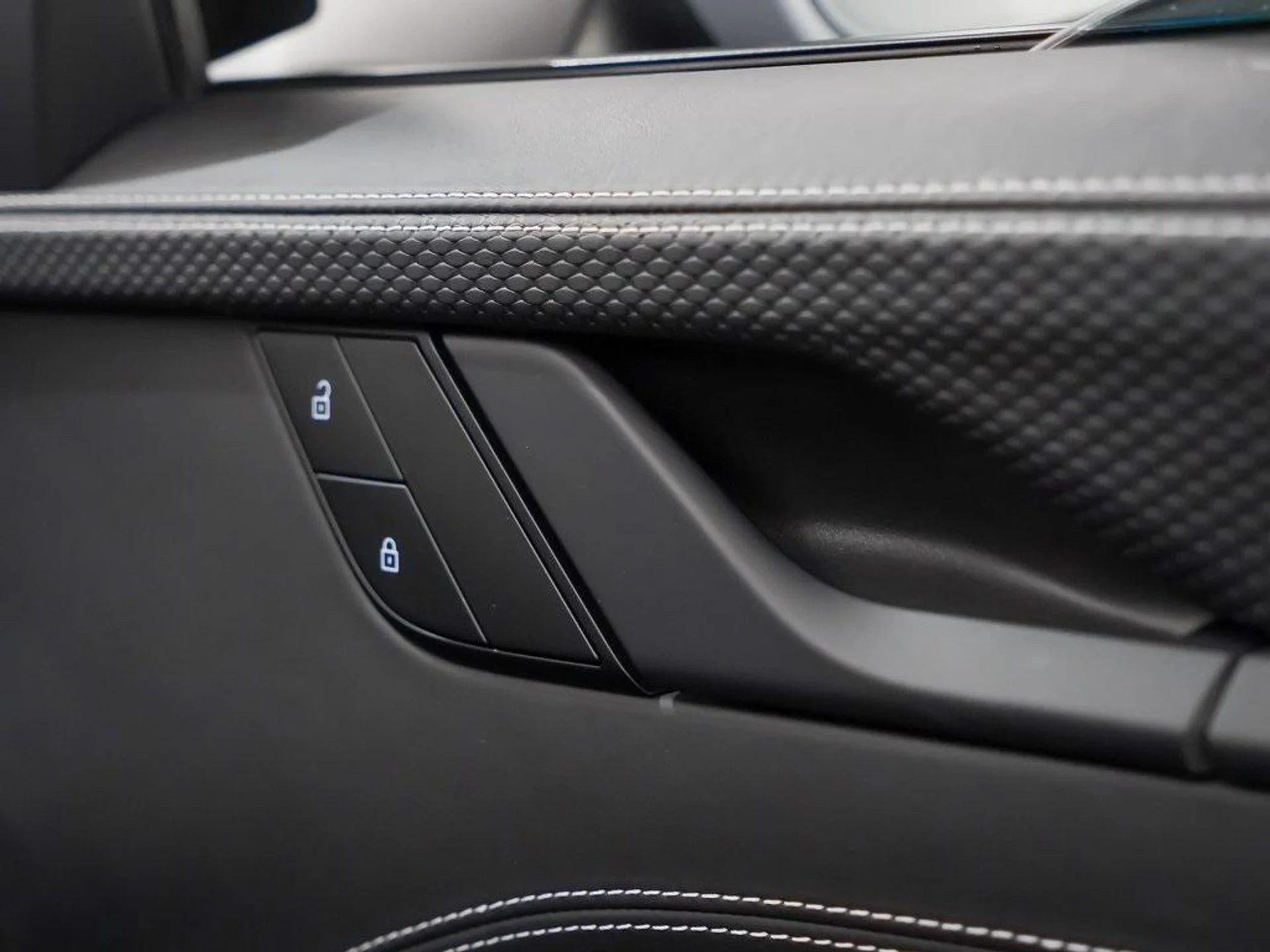 mph014_773405948_z_S_Qq_Jo8krn_QR_2t_CT_Ystr_xw_Hhy_Y_ff54ae6d97