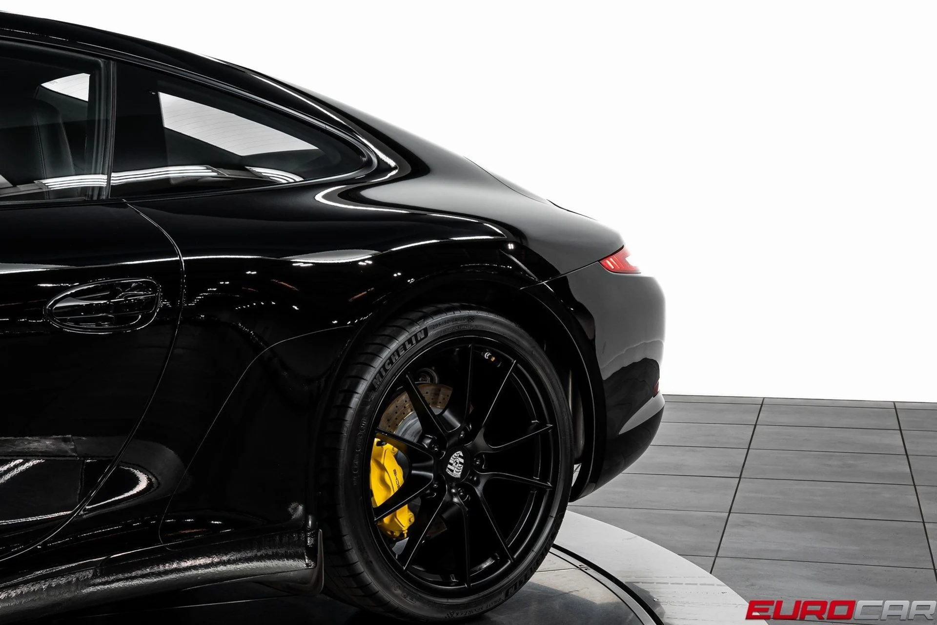 mph014_780397248_image_15_bb9d84d4ea