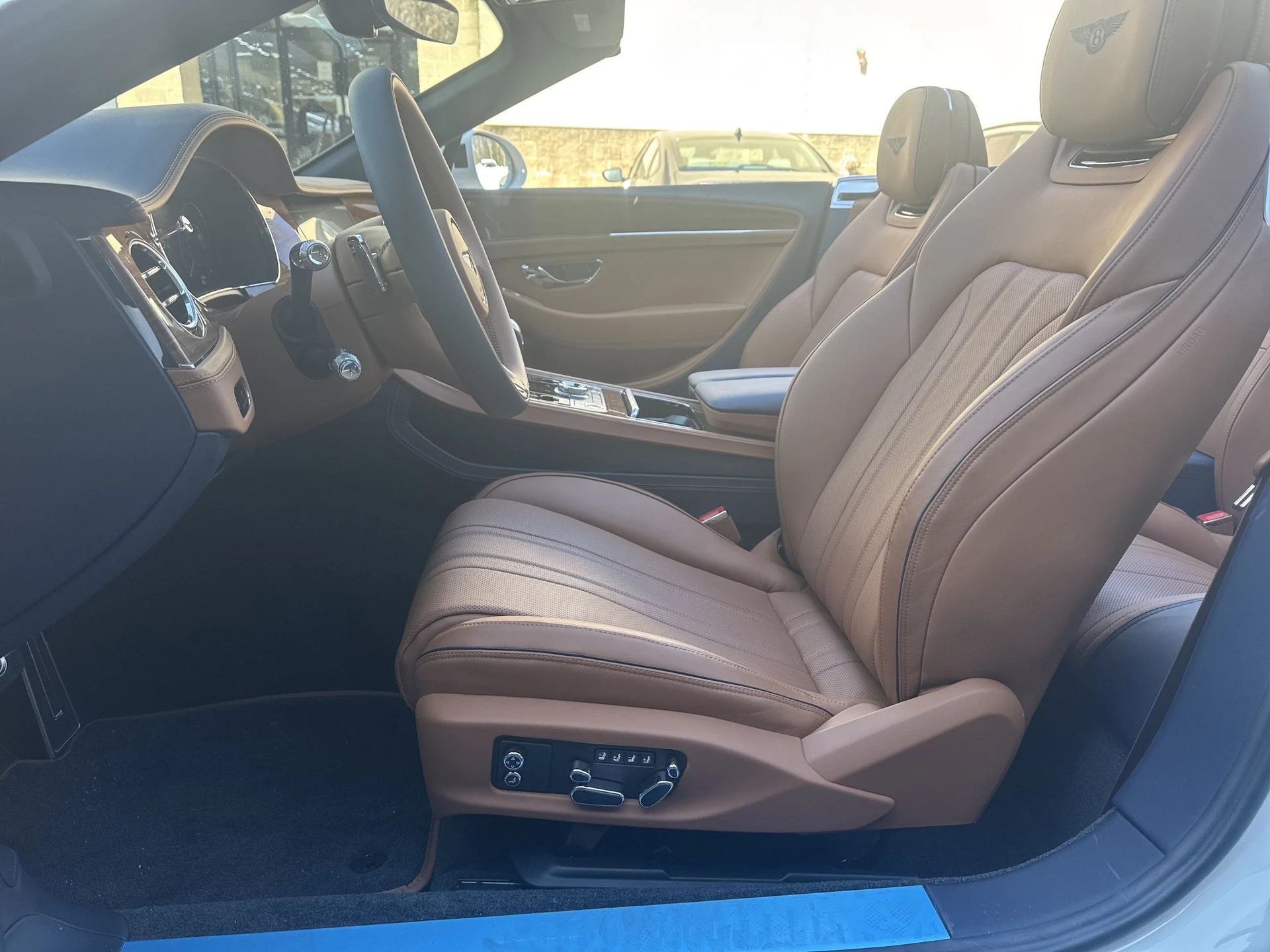 mph014_780924219_d08b613e5ed1804ccce334903cdf19a0x_81663e6f23