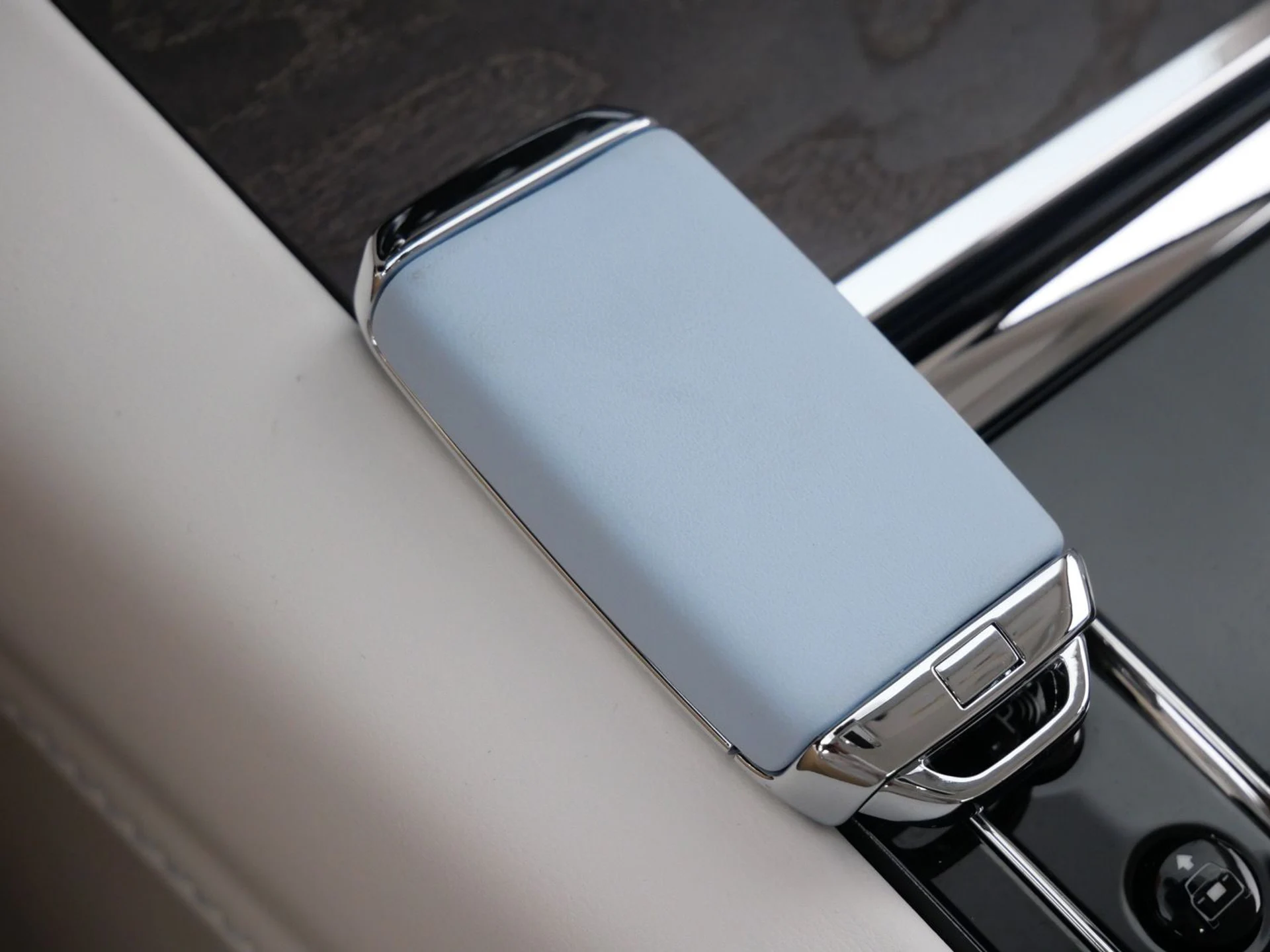 mph014_783227233_27bf19b11f540762006691a9cca5e8fcx_194abdde08