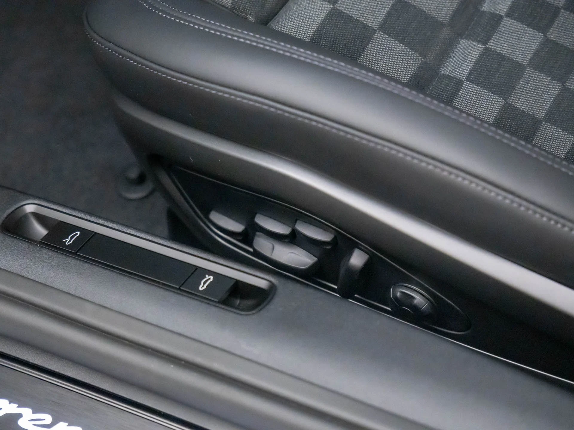 mph014_796696462_ed6182f0c807721851f2bf0434b532b3x_c0685d40eb