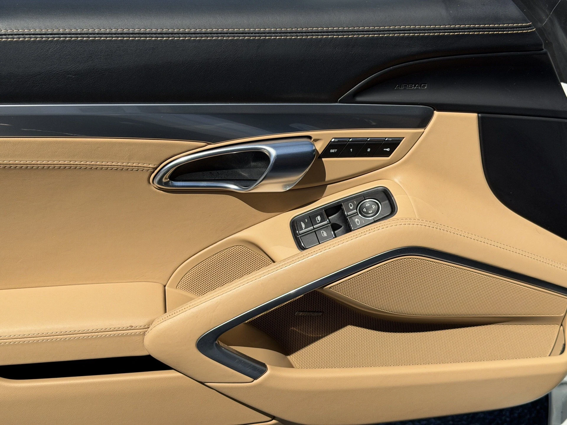 mph014_80849287_523c19d190a21b5349f95279fdfd0d43x_ec79013edc