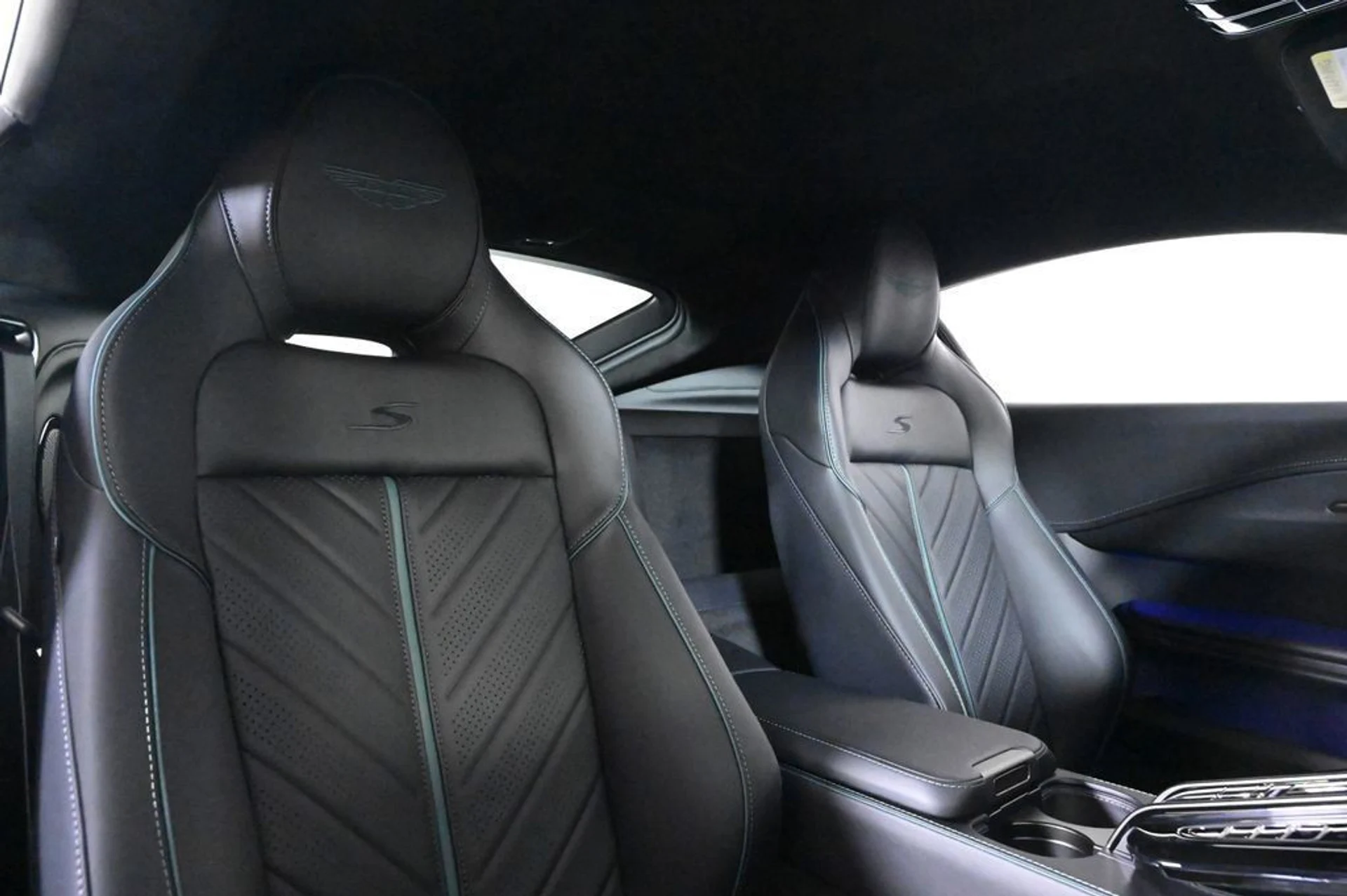 mph014_809609896_new_2026_aston_martin_vantage_scoupe_11350_23021665_15_1024_bd2224ce76