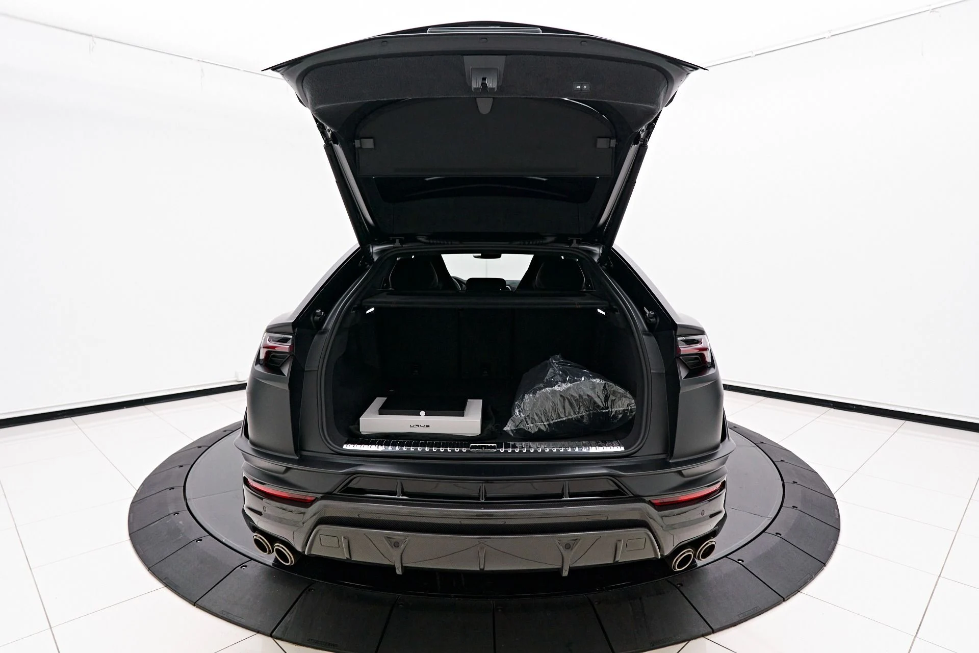 mph014_81197296_Used_2024_Lamborghini_Urus_1706289620_9998919227