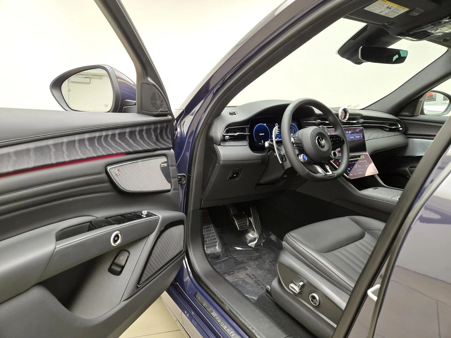 mph014_813149715_New_2025_Maserati_Grecale_Modena_1771050094_5e9f5ea546