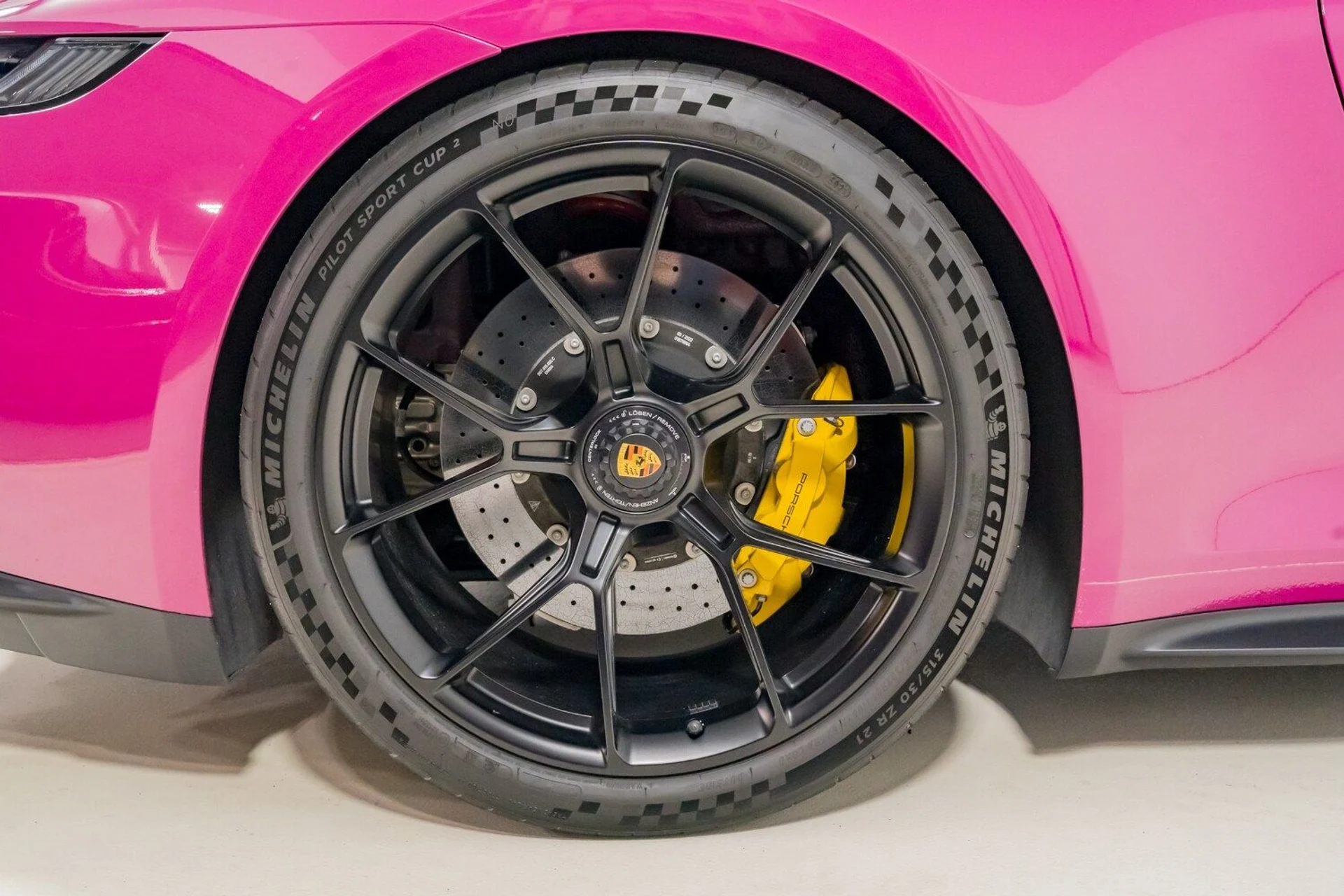 mph014_819901950_a58ea832215f47468a018a882e59c92a_51992efbb8