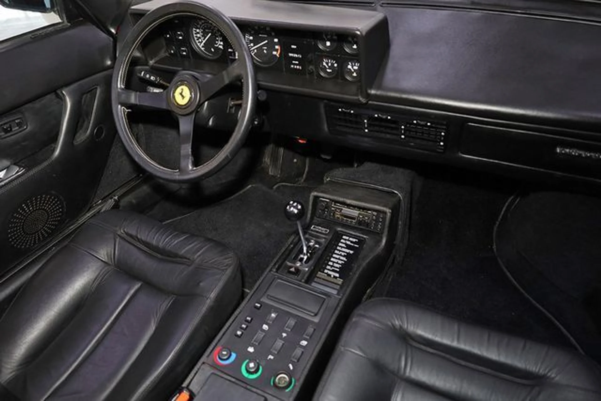 mph014_821152300_used_1985_ferrari_mondial_quattrovalvolecabriolet_6305_21342573_19_640_74c5ba9960