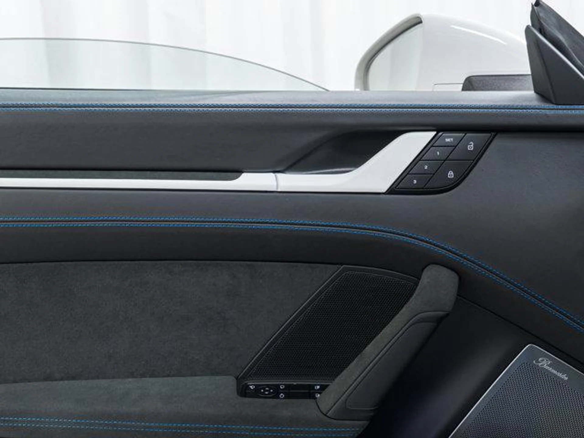 mph014_823553231_4y_Ykz8_Wh_Z7ol_Ui_UH_qa_WANY_Lg_OY_61bcd2ac31