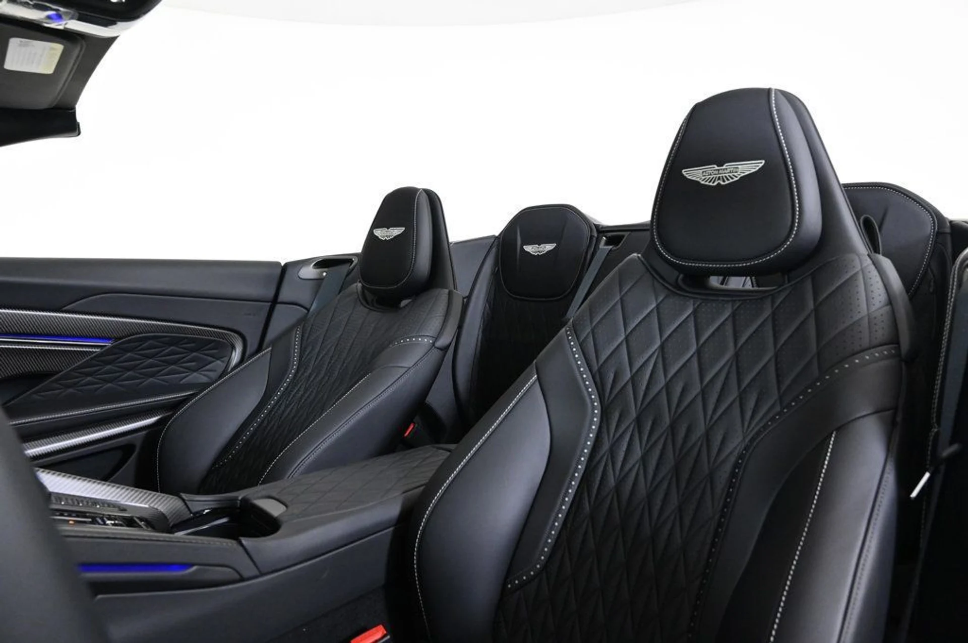 mph014_825047435_new_2026_aston_martin_db12_volante_11350_22900946_15_1024_f2cdf4f072