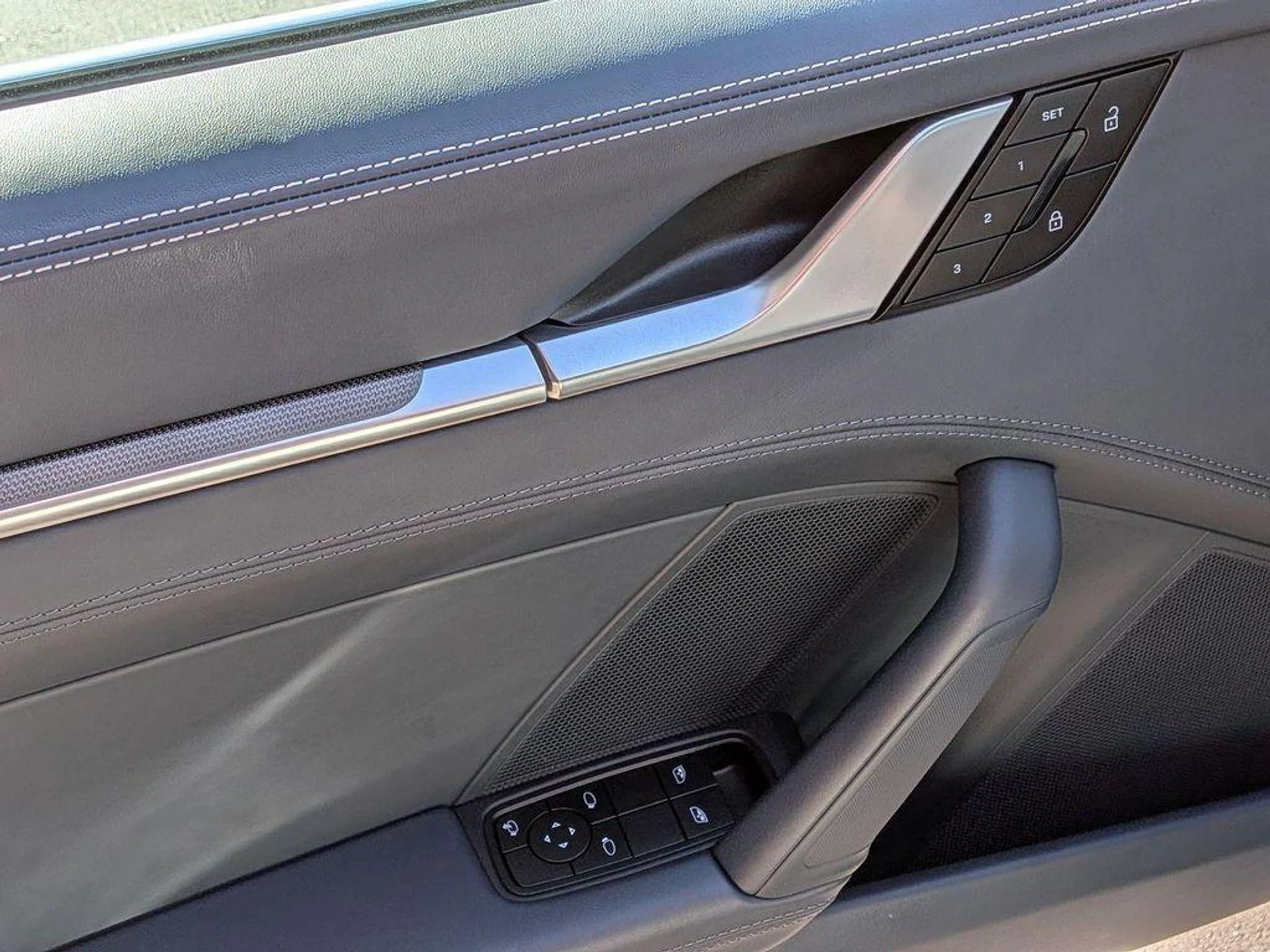 mph014_829141352_F_Ref2_Va_E2_Ng_G7_Fsjv_EJ_Dn9_V5i_Q_09cebef3e1