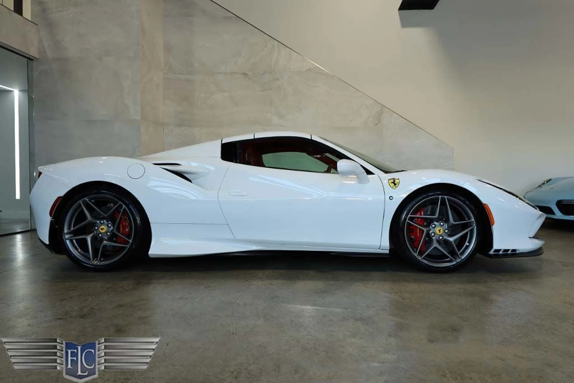 mph014_829545437_used_2023_ferrari_f8_spider_convertible_9689_22983772_15_1024_773ba3f0d3