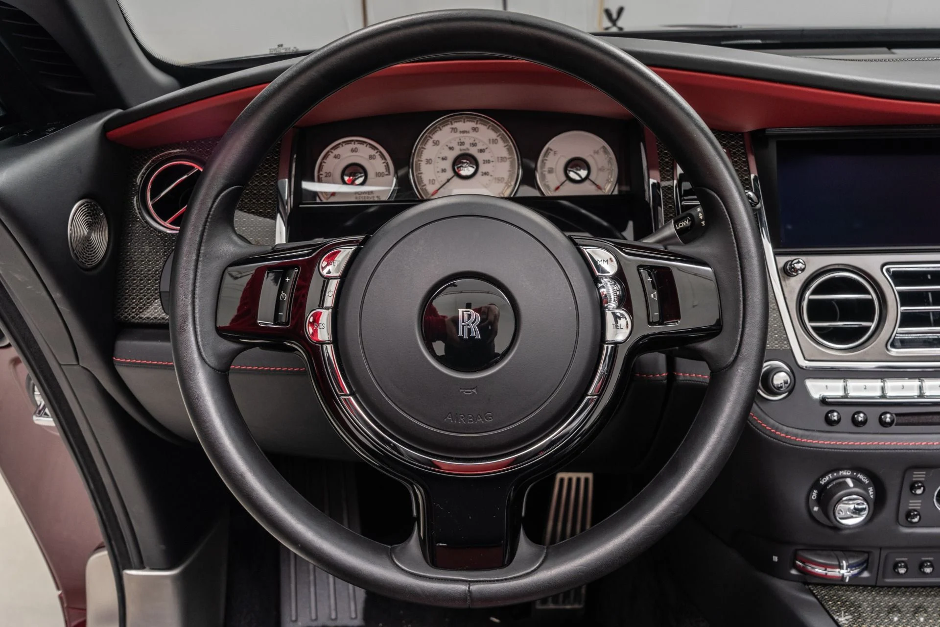 mph014_83391207_Used_2019_Rolls_Royce_Dawn_Black_Badge_1773693933_0a7ed10992