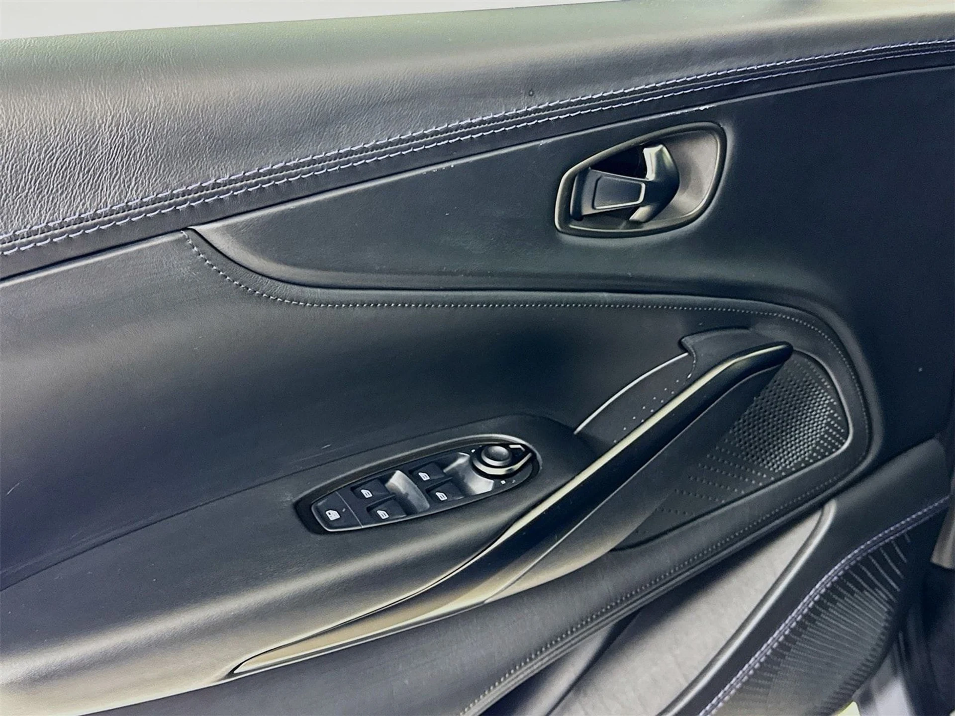 mph014_834546024_b05ae8d1fef59e6a887e4d6c443600dcx_ee77136f0f