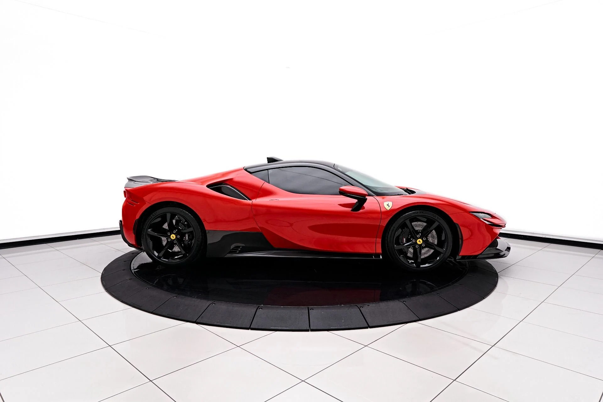 mph014_835573932_Used_2021_Ferrari_SF_90_Stradale_Base_1690065586_bf16b50229