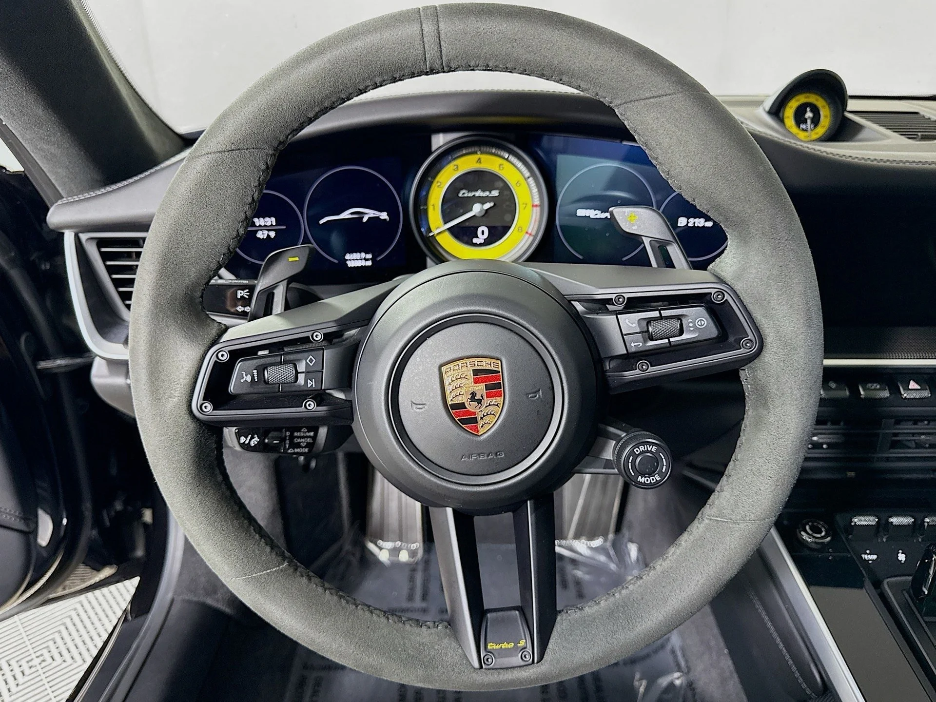 mph014_835664067_4c8256e8e6d72e34dcef8c9a7ddb8abdx_9f7b811b9f