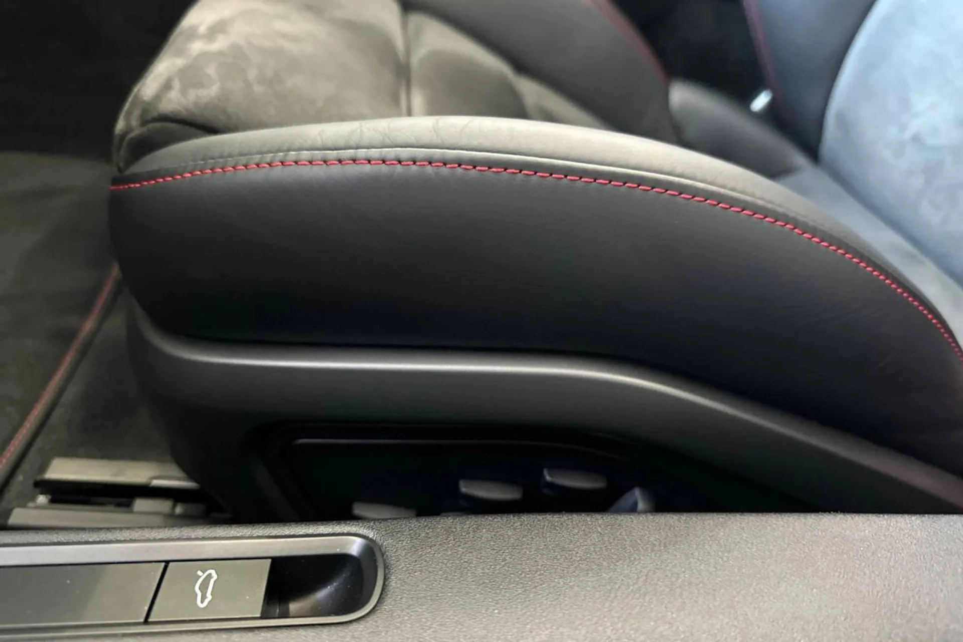 mph014_839609124_1280_4a527d1f0e